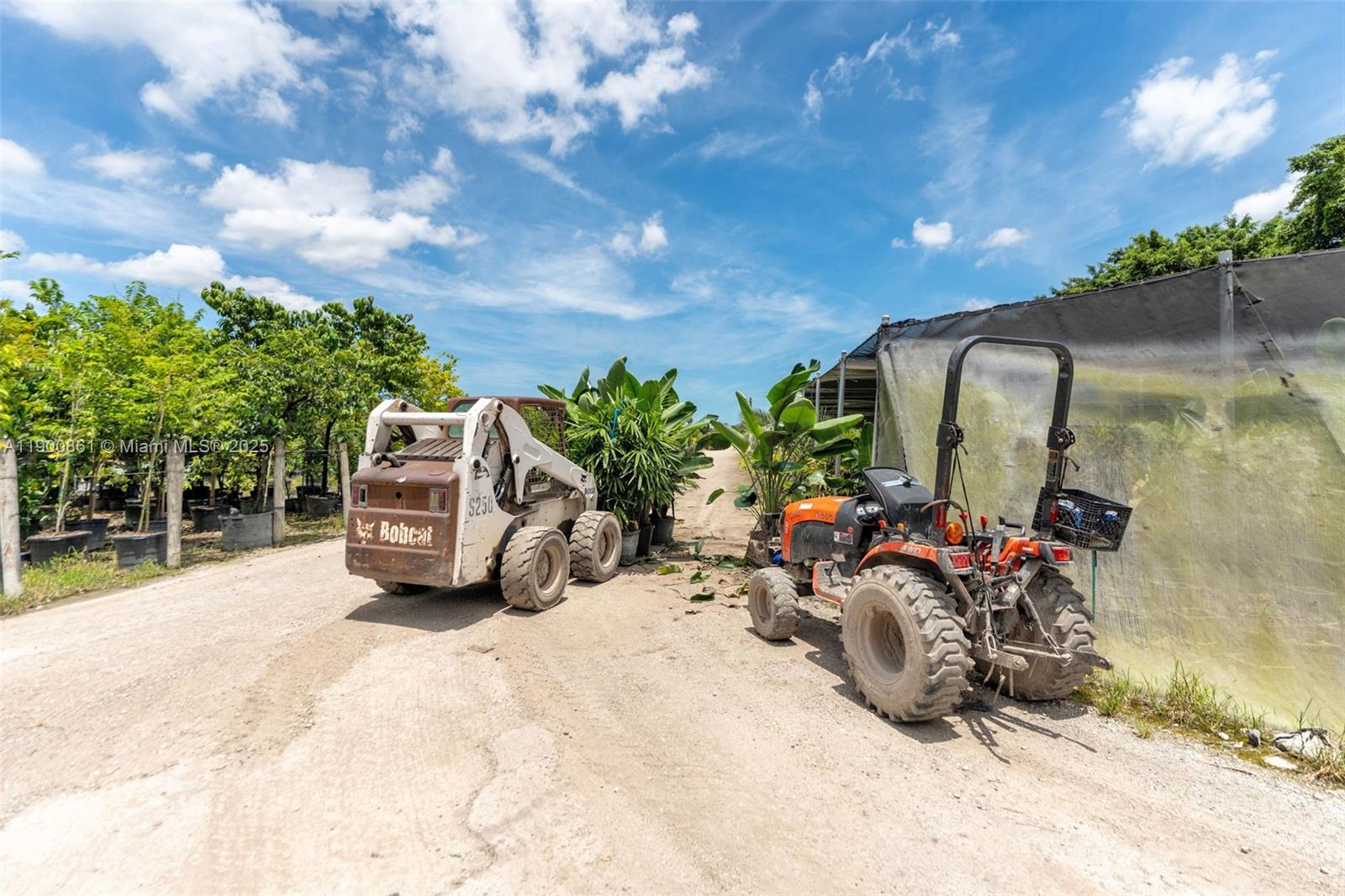 Подробнее / кв.футов $ 2025-10-22 0 Фото