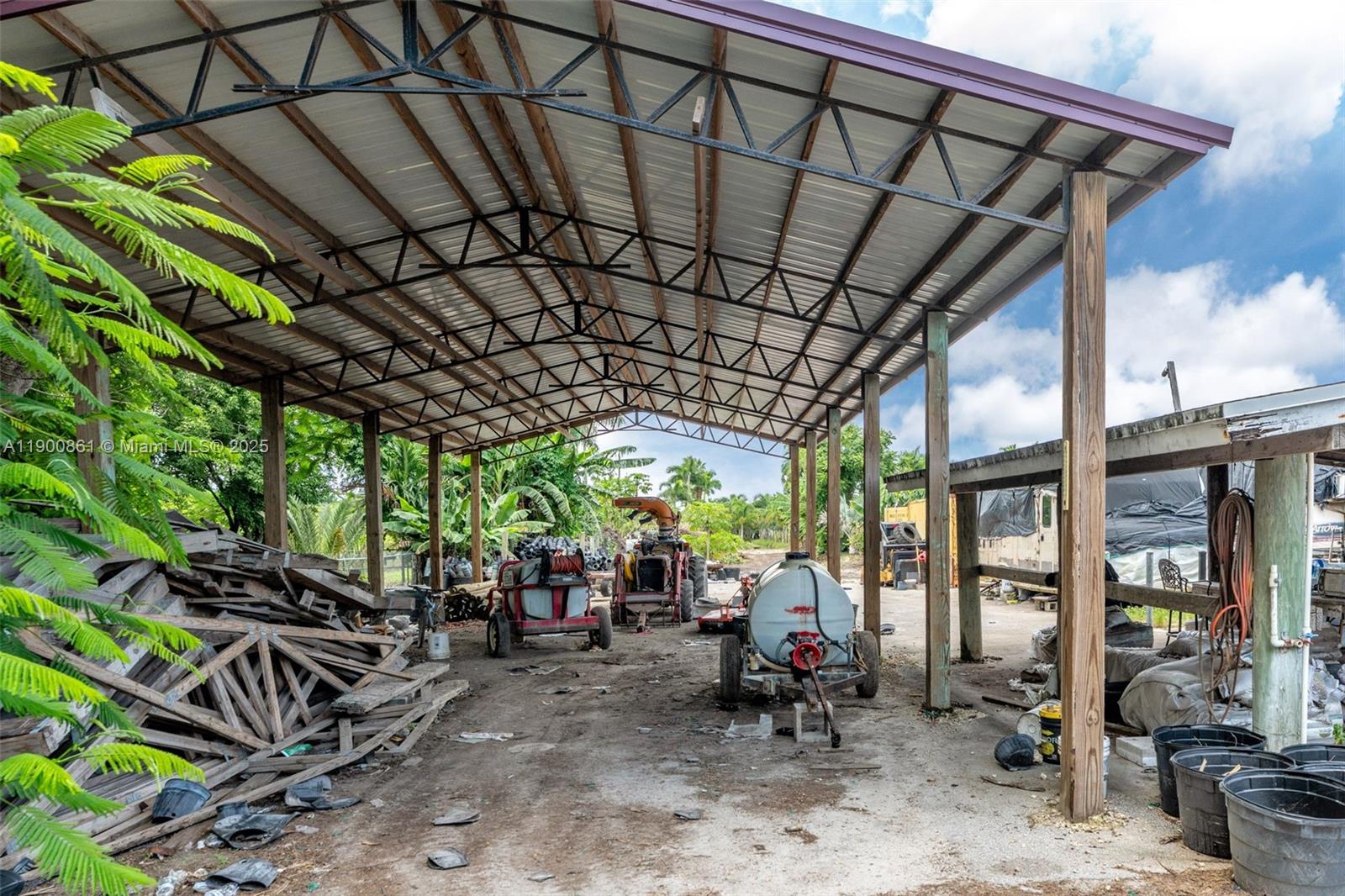 Подробнее / кв.футов $ 2025-10-22 0 Фото