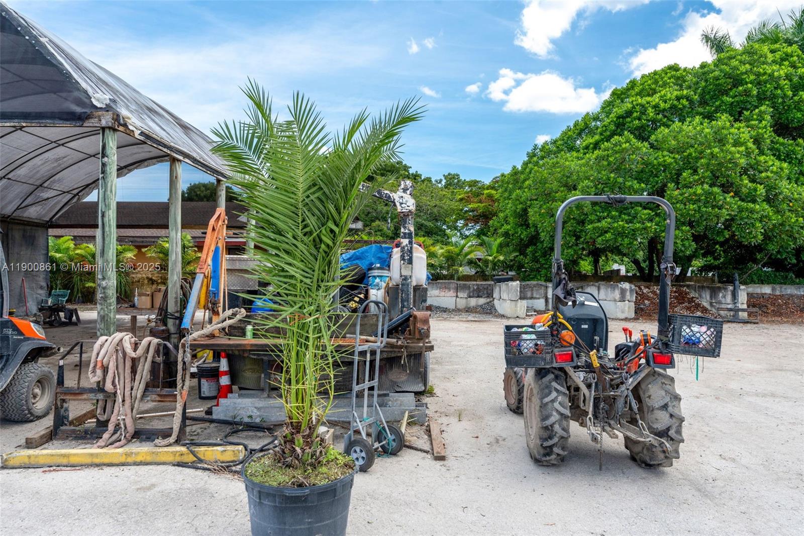 Подробнее / кв.футов $ 2025-10-22 0 Фото