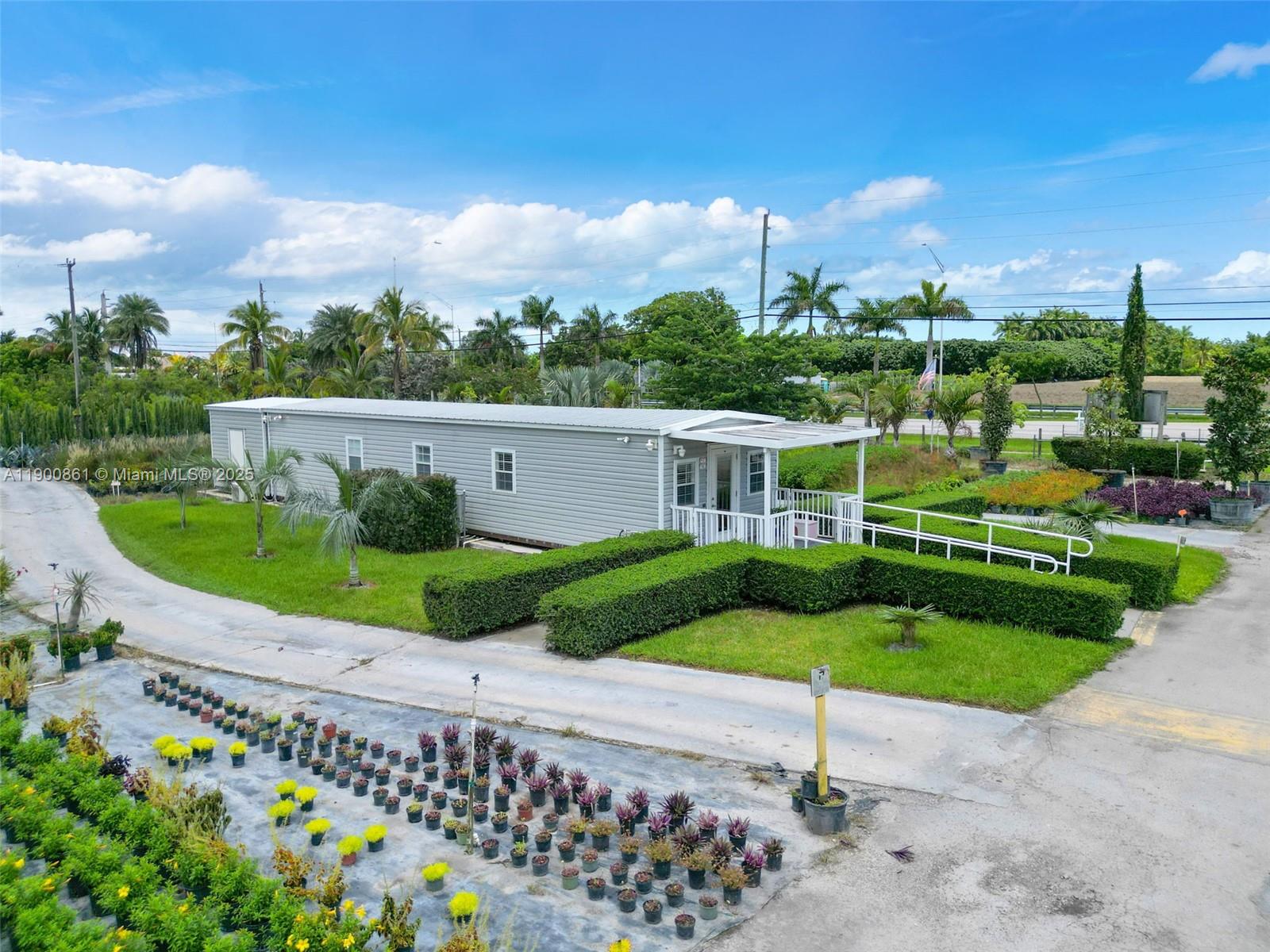 Подробнее / кв.футов $ 2025-10-22 0 Фото