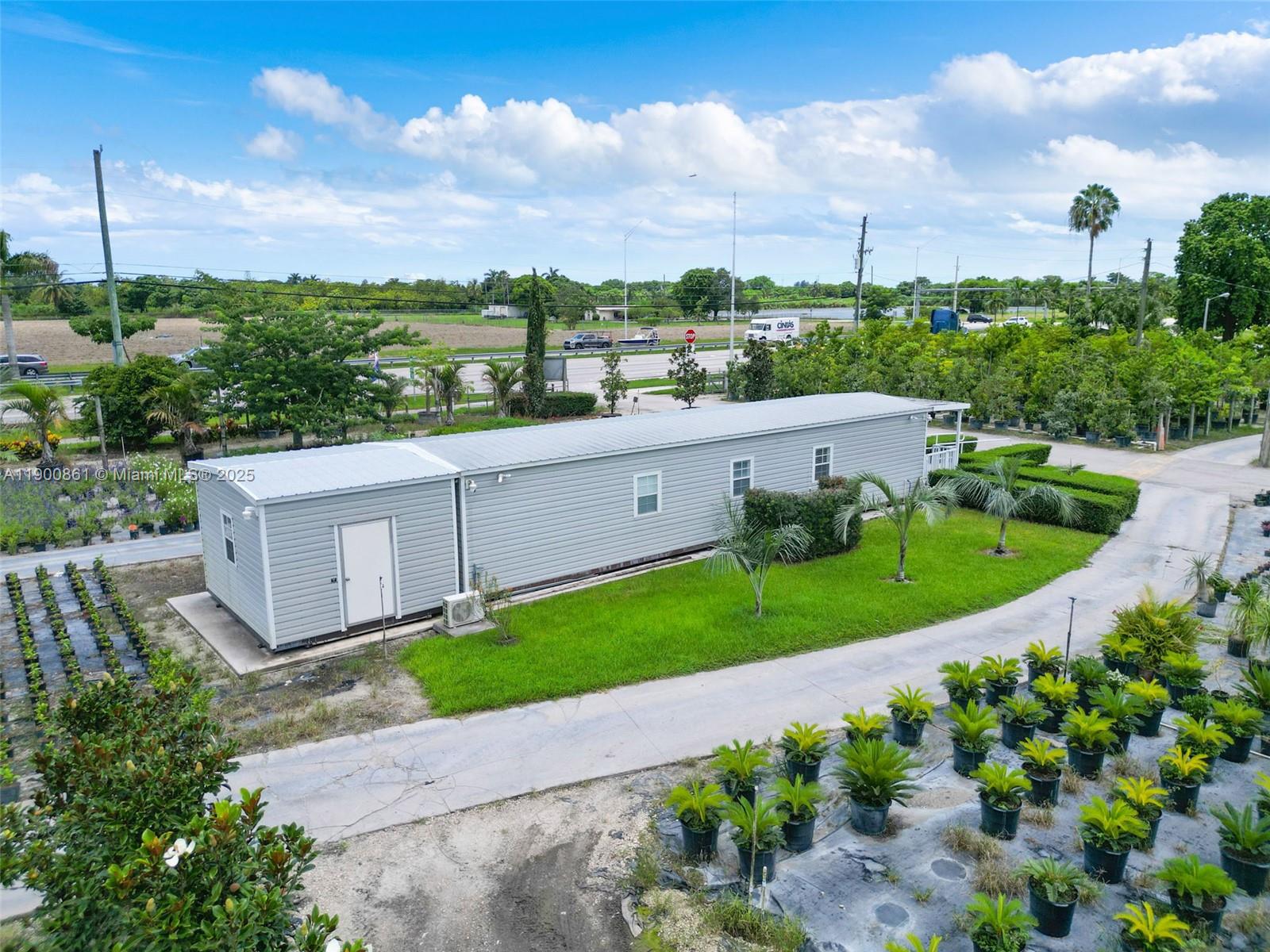 Подробнее / кв.футов $ 2025-10-22 0 Фото