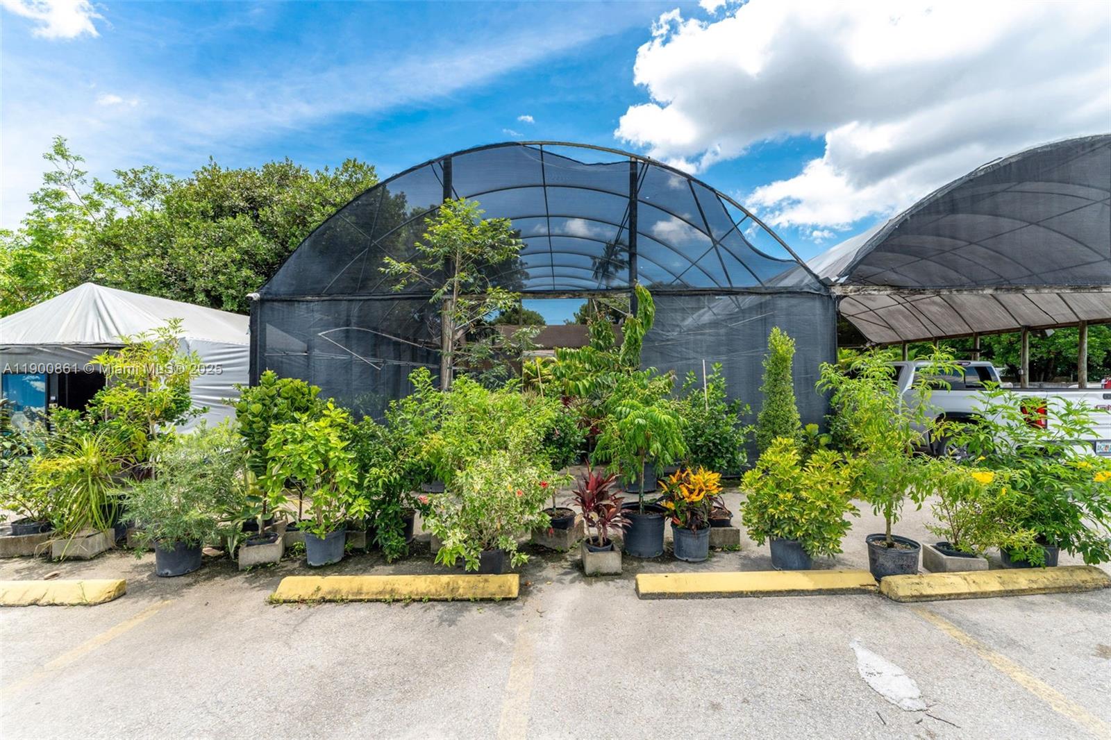 Подробнее / кв.футов $ 2025-10-22 0 Фото