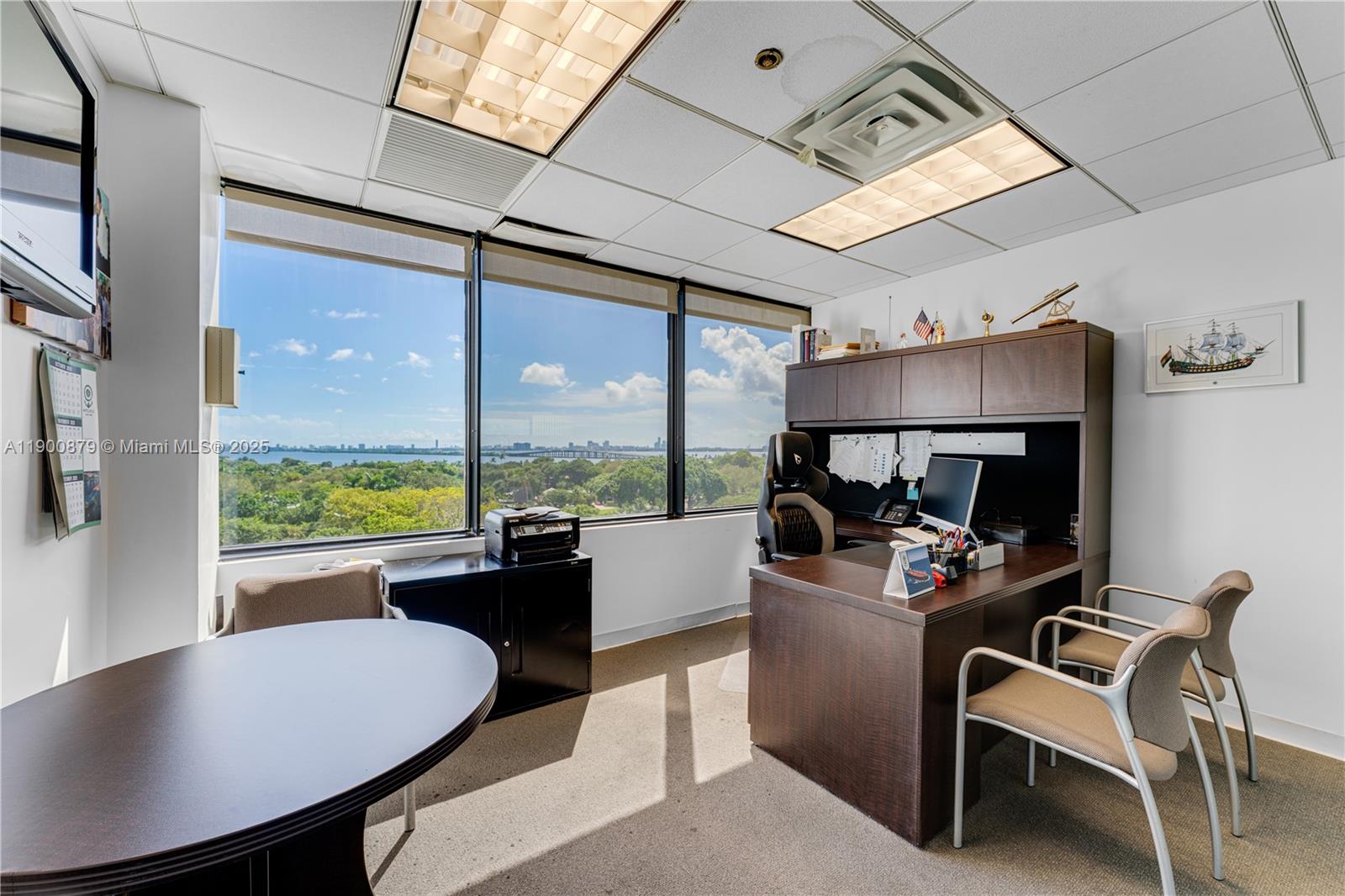 See details 800, 810, 820 / sq. ft. $ 2025-10-22 0 Photo