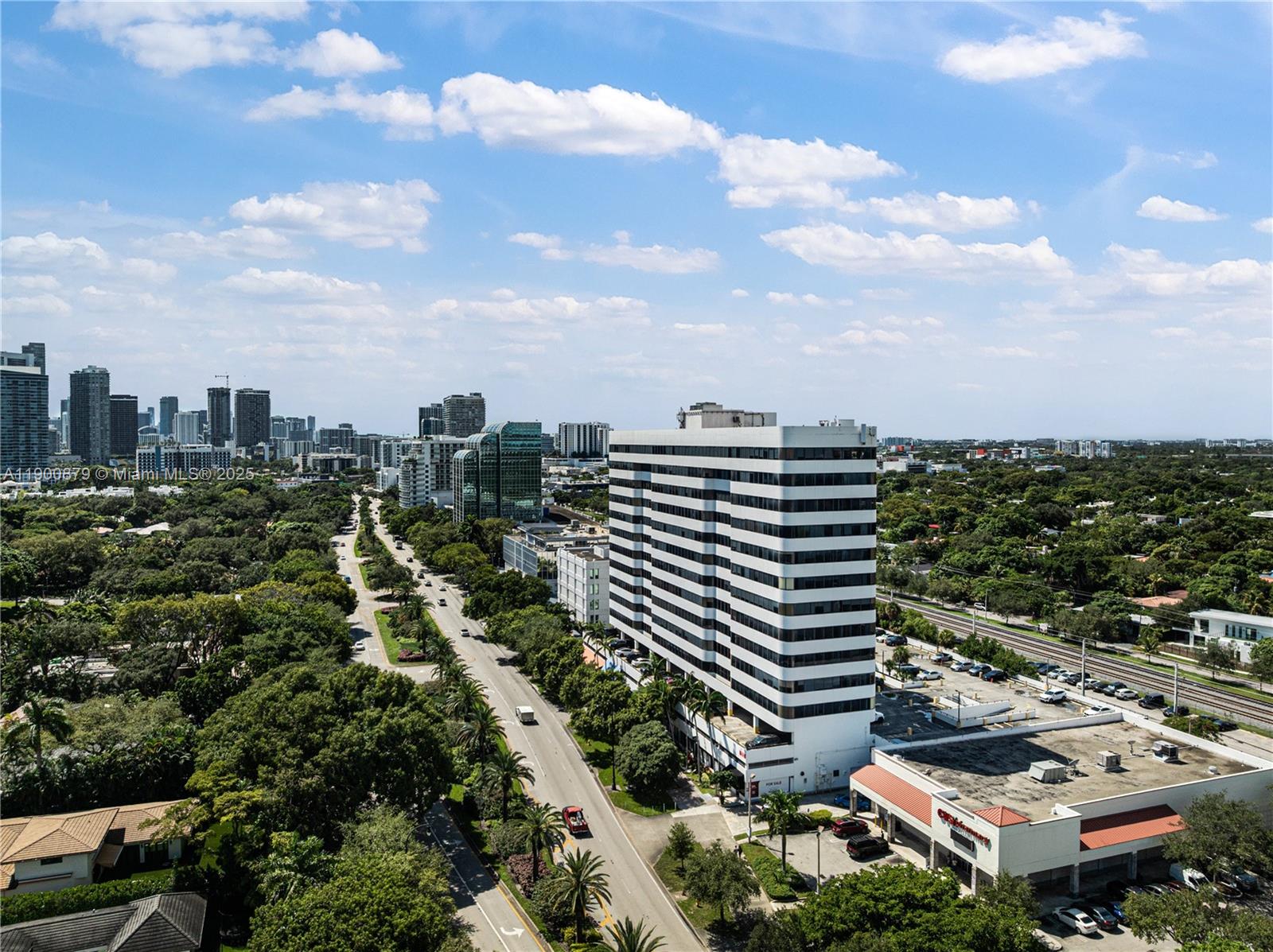 See details 800, 810, 820 / sq. ft. $ 2025-10-22 0 Photo