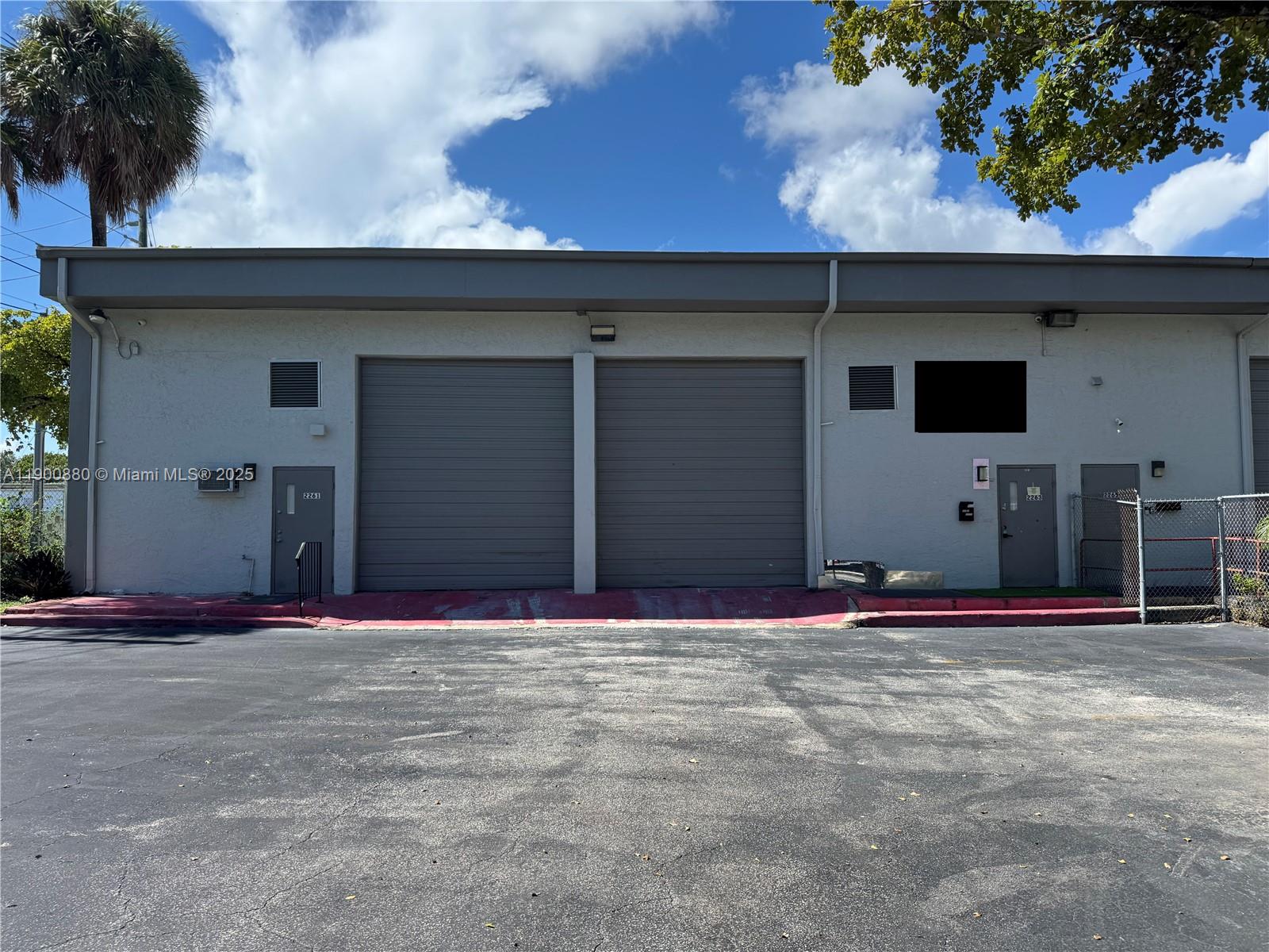 See details   /   sq. ft. $ 2025-10-22 0 Photo