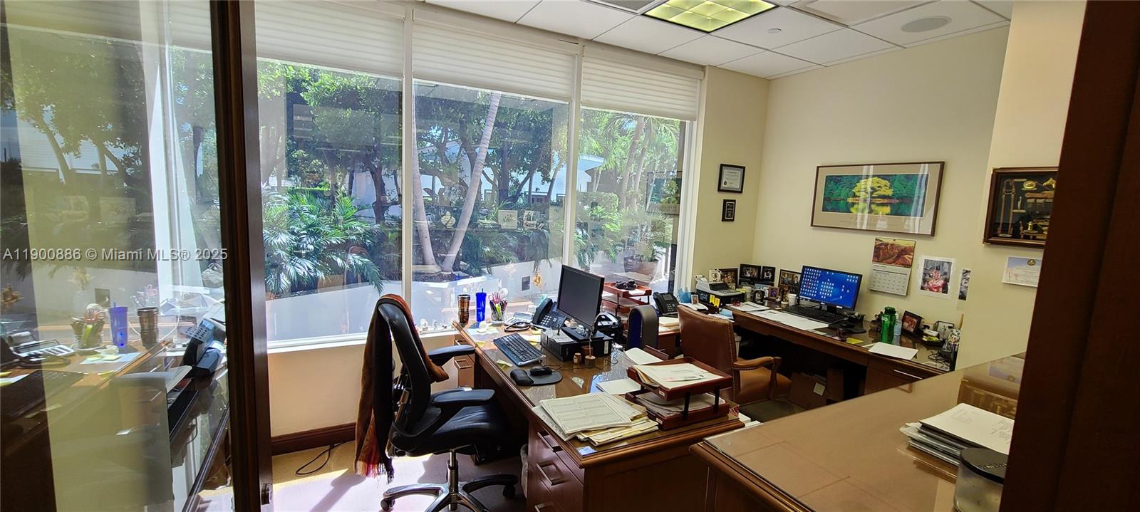 C-1  /   кв.футов $ 2025-10-22 0 Фото