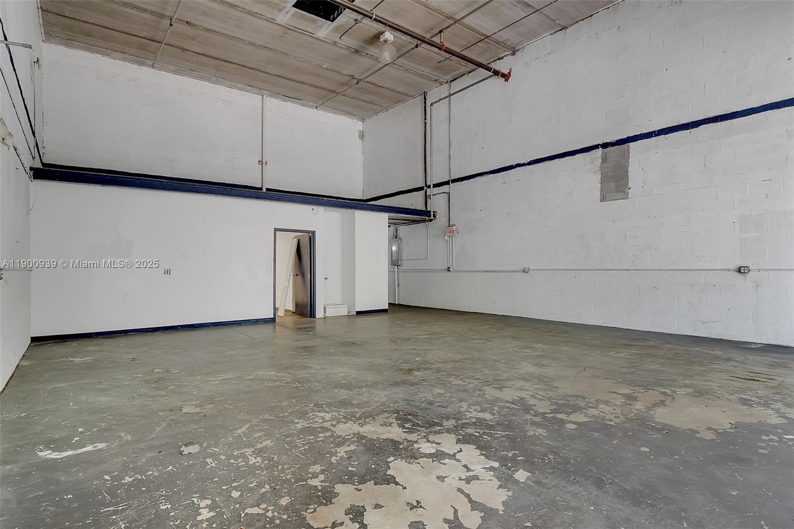 See details C6  /   sq. ft. $ 2025-10-22 0 Photo