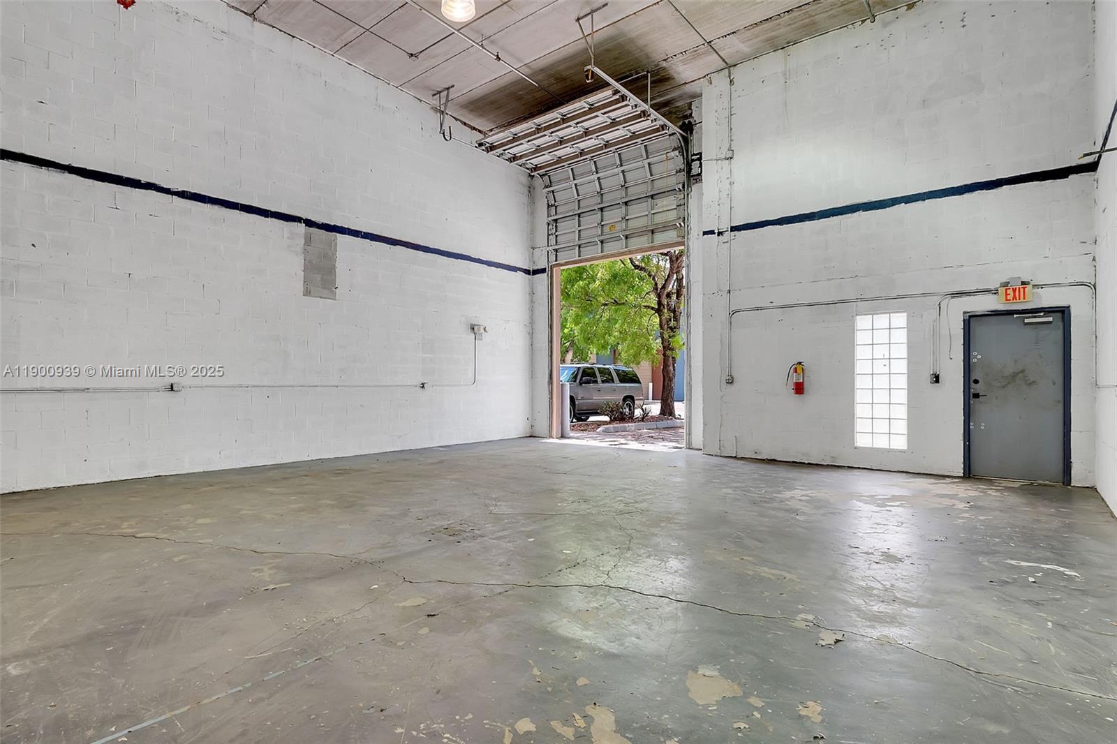 See details C6  /   sq. ft. $ 2025-10-22 0 Photo