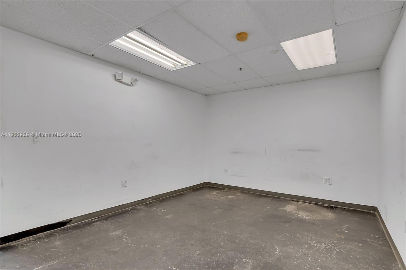 See details C6  /   sq. ft. $ 2025-10-22 0 Photo