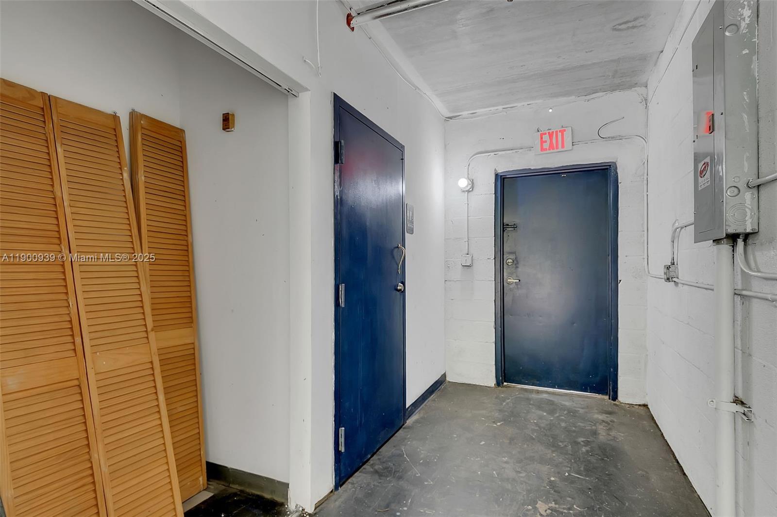 See details C6  /   sq. ft. $ 2025-10-22 0 Photo