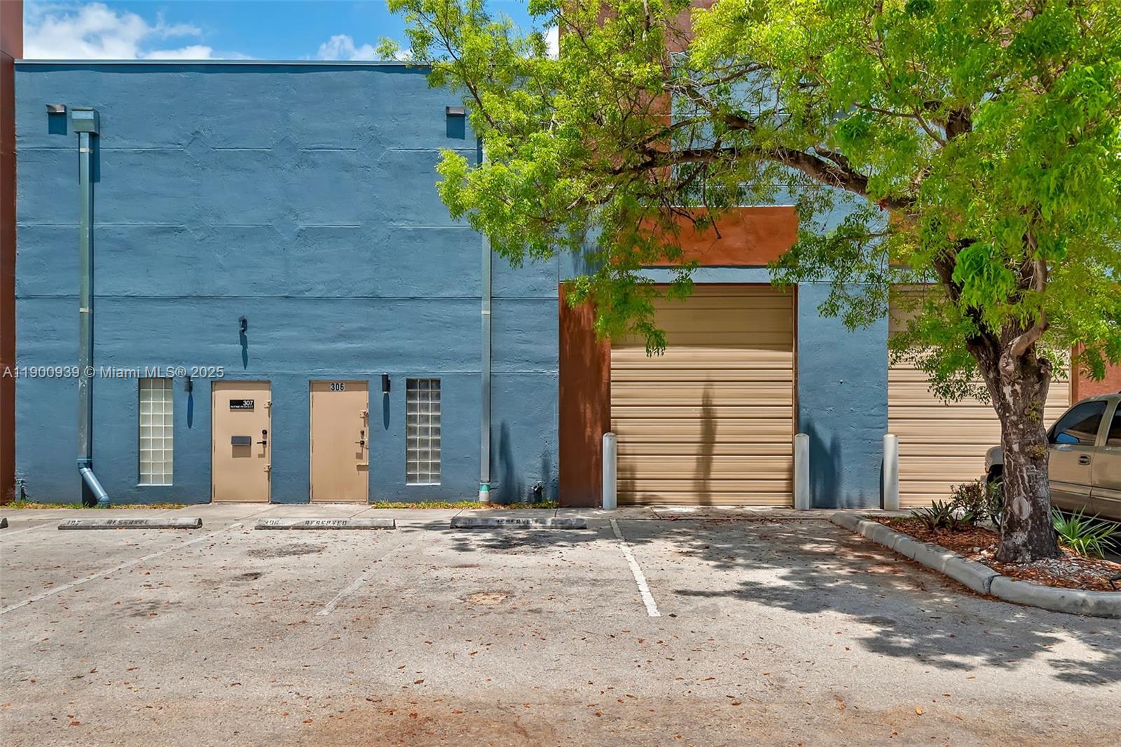 See details C6  /   sq. ft. $ 2025-10-22 0 Photo