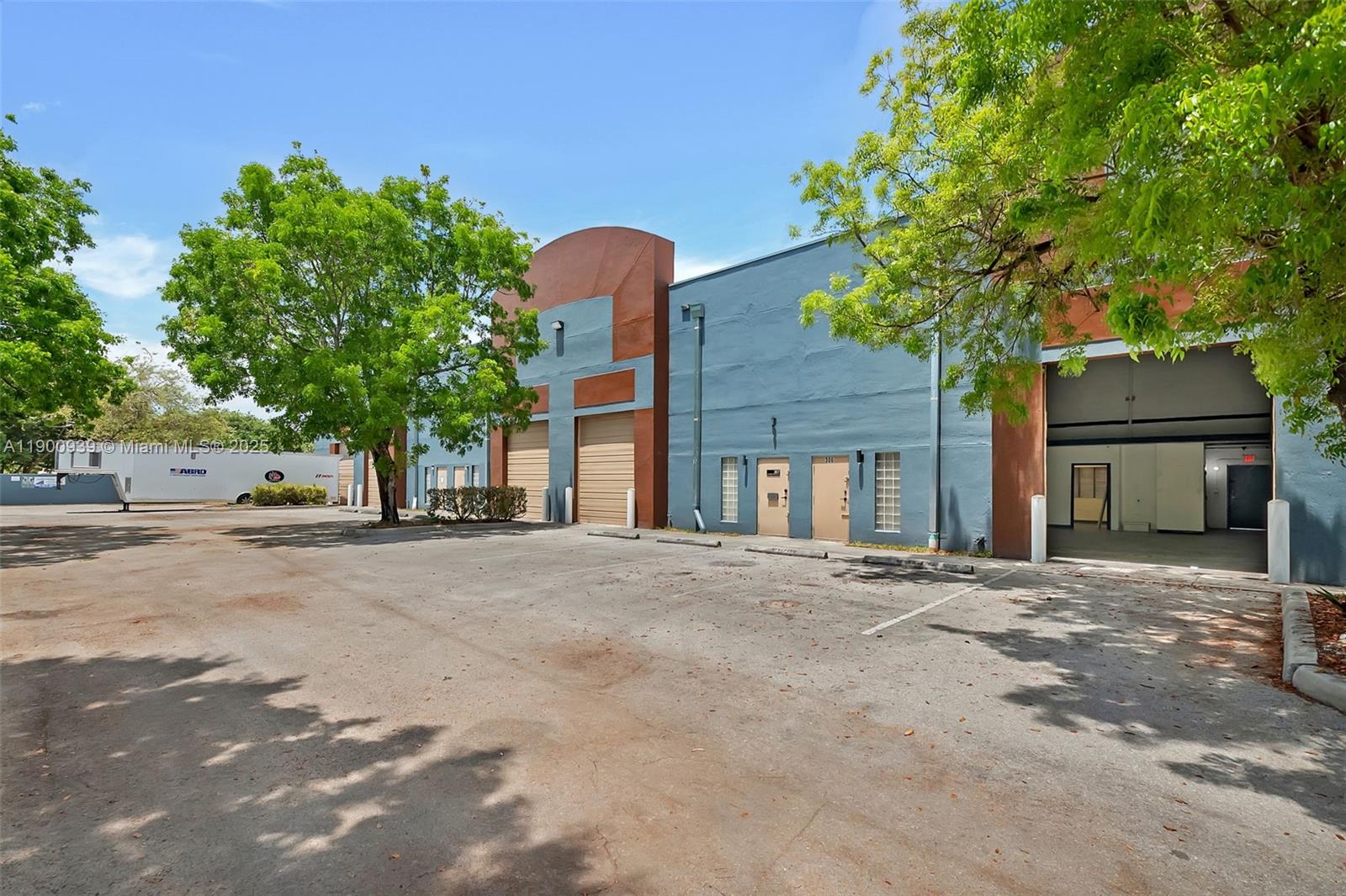 See details C6  /   sq. ft. $ 2025-10-22 0 Photo