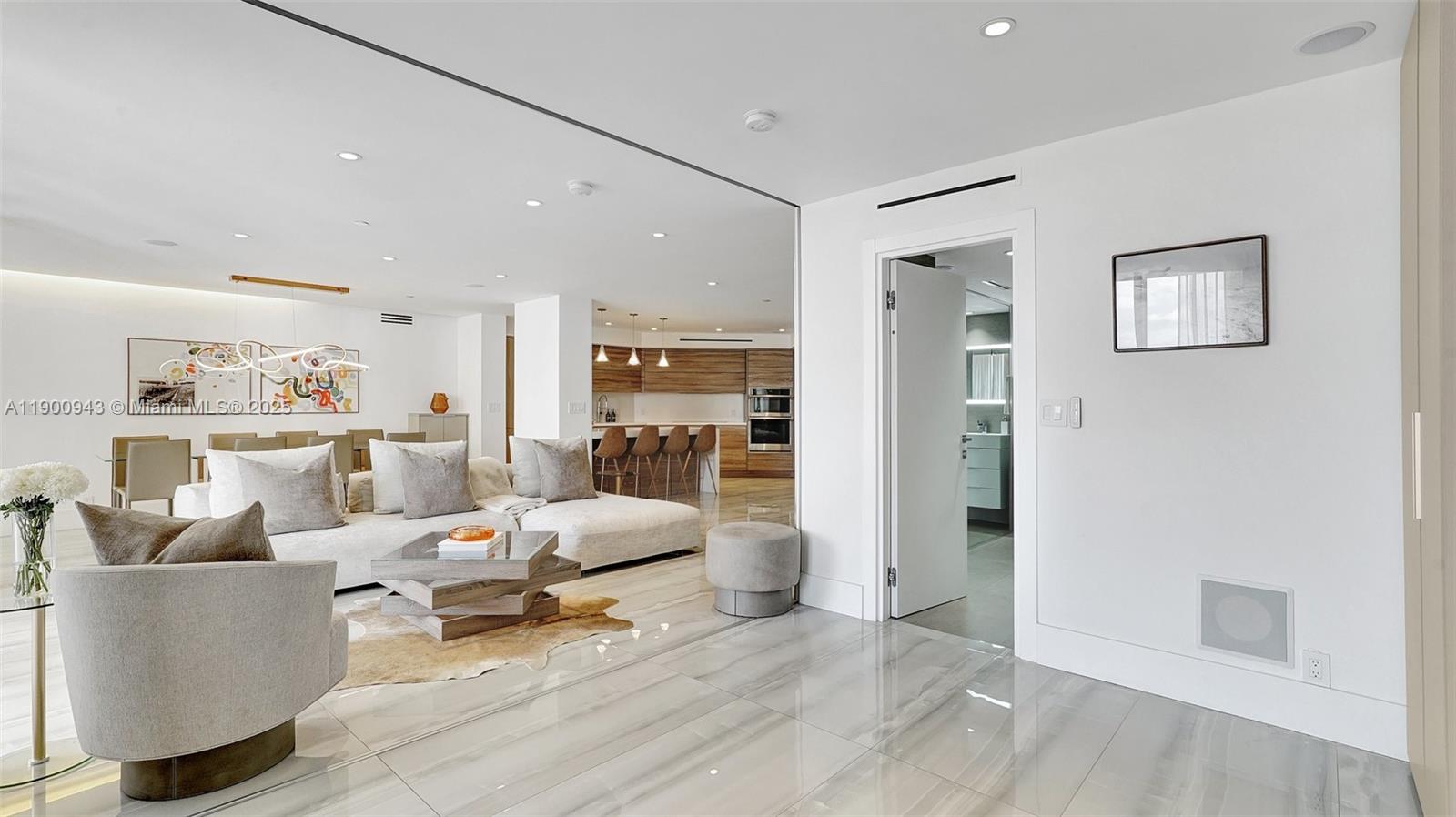 See details 905 2 / 2 1607 sq. ft. $ 2025-10-22 0 Photo