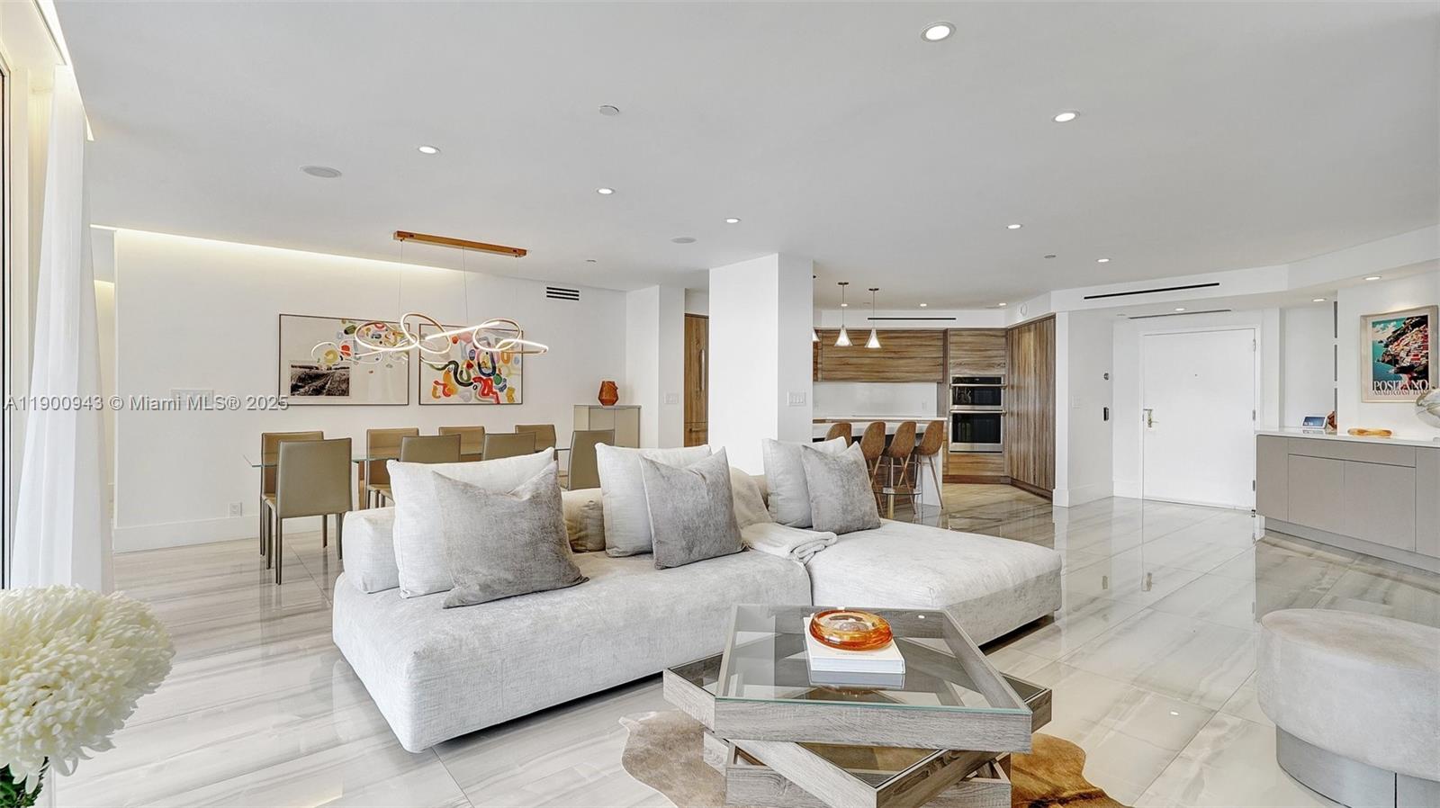 See details 905 2 / 2 1607 sq. ft. $ 2025-10-22 0 Photo