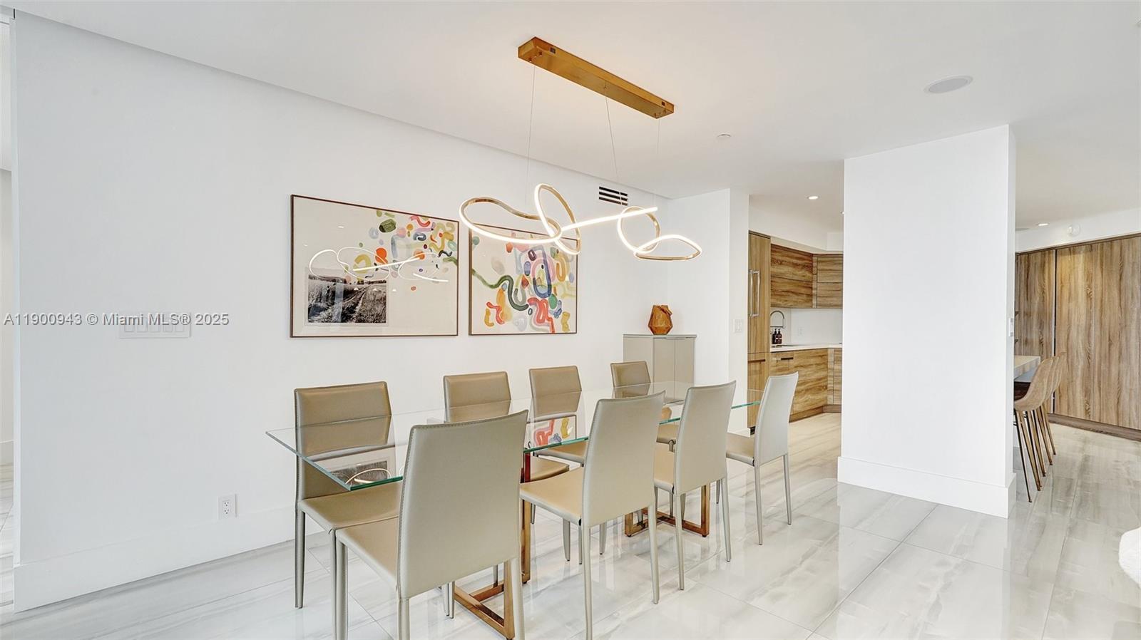 See details 905 2 / 2 1607 sq. ft. $ 2025-10-22 0 Photo