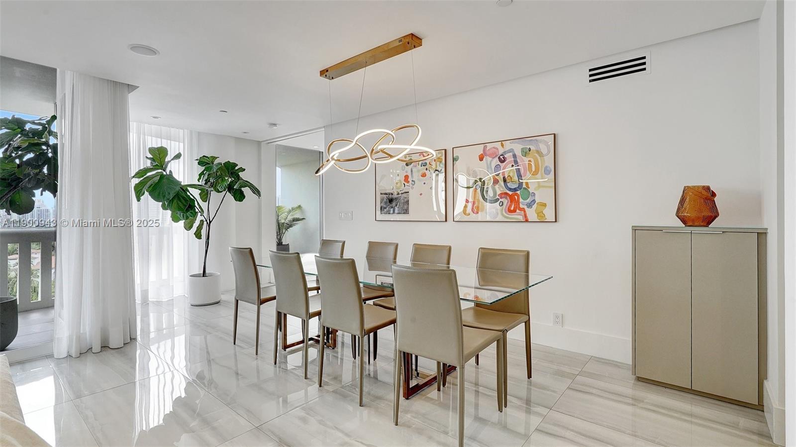 See details 905 2 / 2 1607 sq. ft. $ 2025-10-22 0 Photo