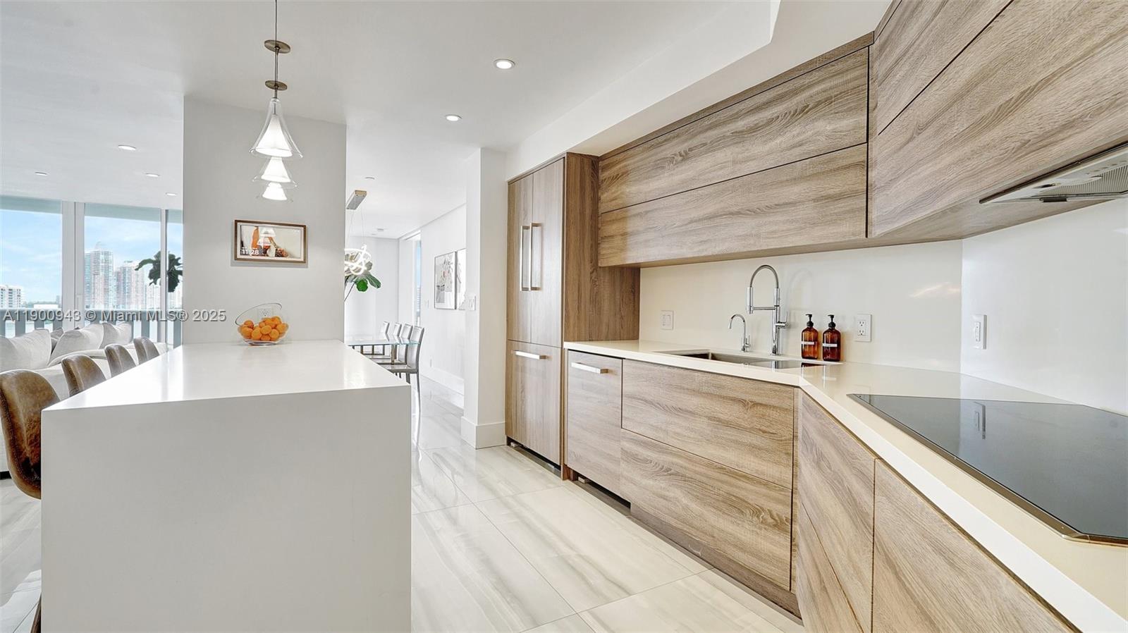 See details 905 2 / 2 1607 sq. ft. $ 2025-10-22 0 Photo