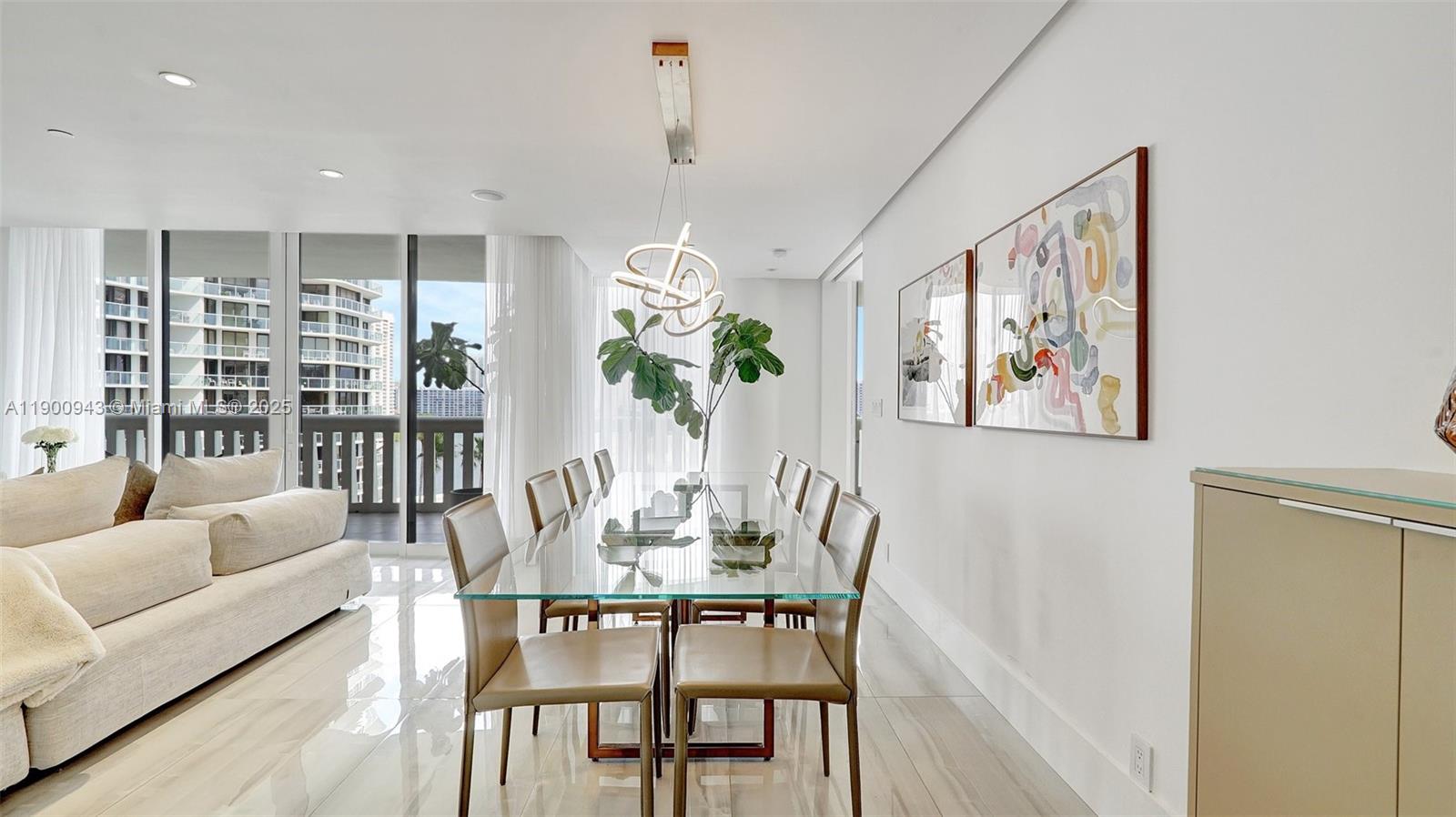 See details 905 2 / 2 1607 sq. ft. $ 2025-10-22 0 Photo