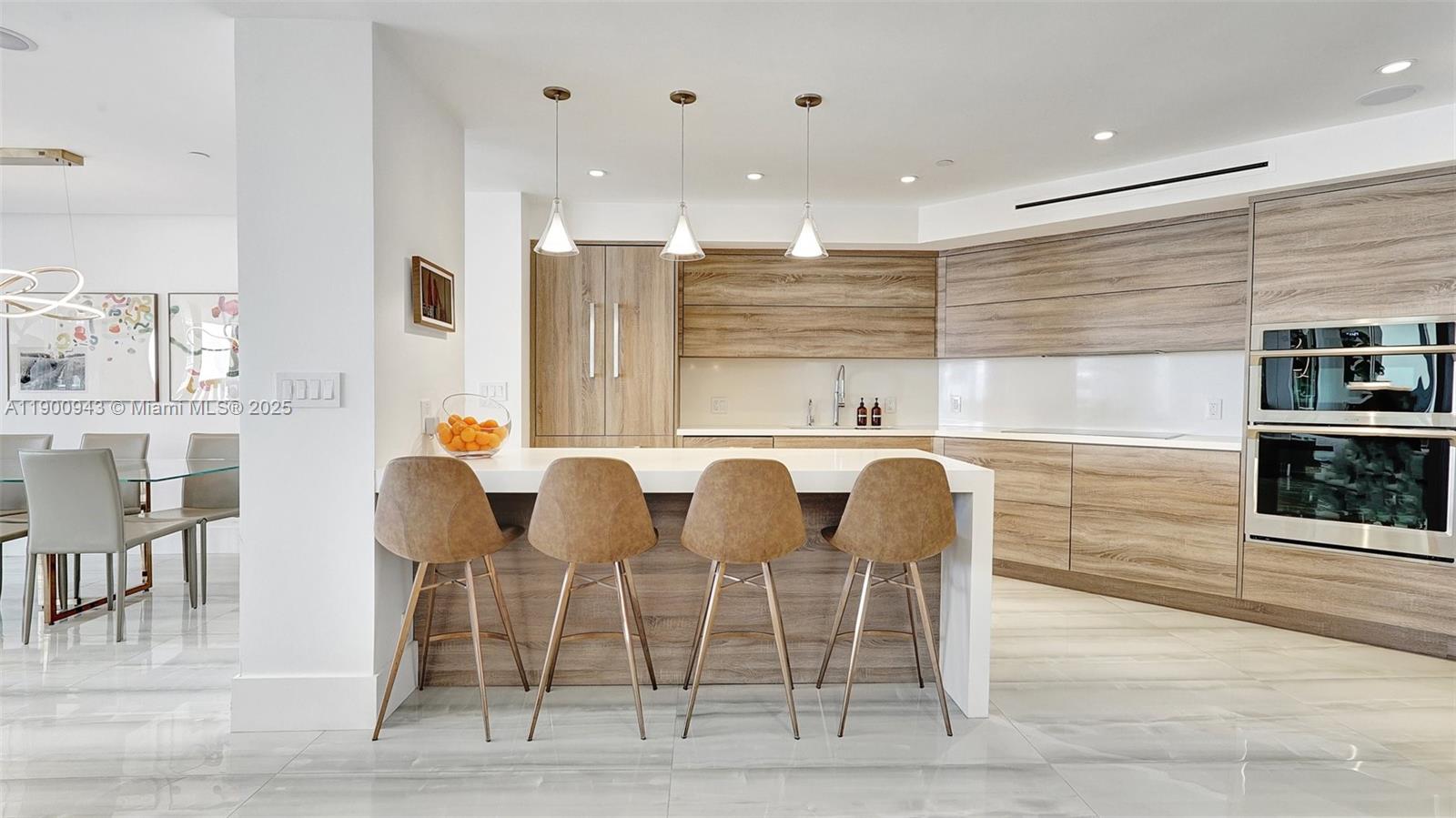 See details 905 2 / 2 1607 sq. ft. $ 2025-10-22 0 Photo