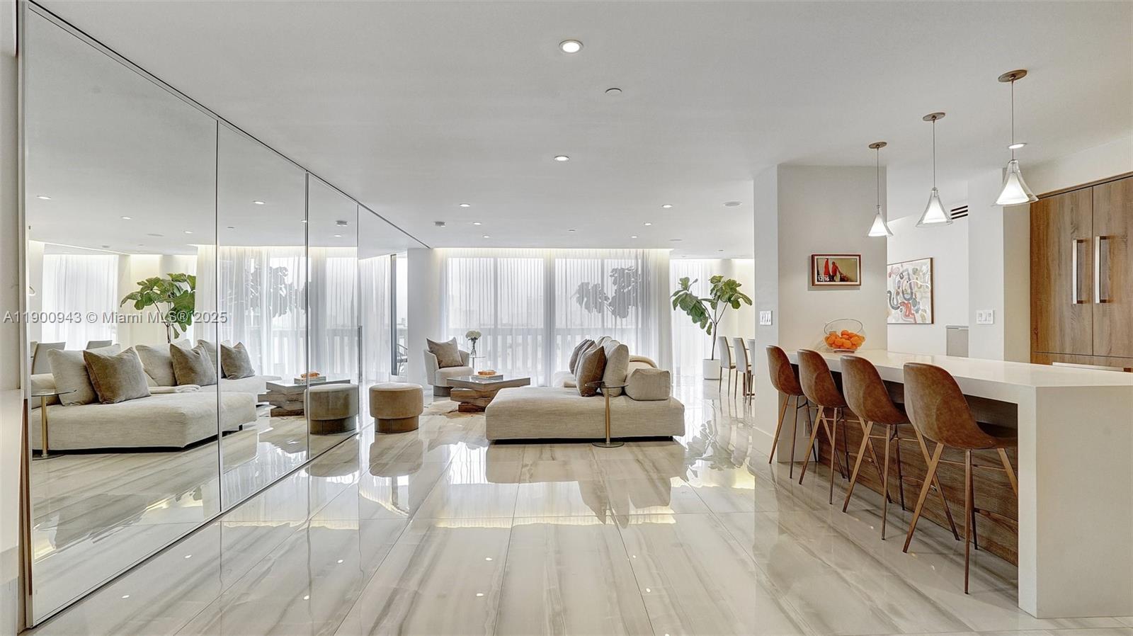 See details 905 2 / 2 1607 sq. ft. $ 2025-10-22 0 Photo