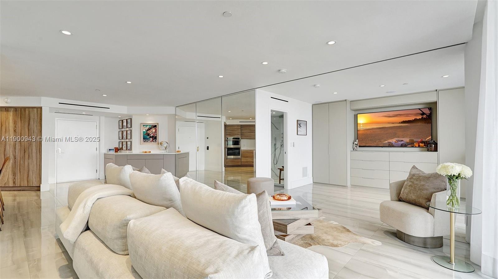 See details 905 2 / 2 1607 sq. ft. $ 2025-10-22 0 Photo