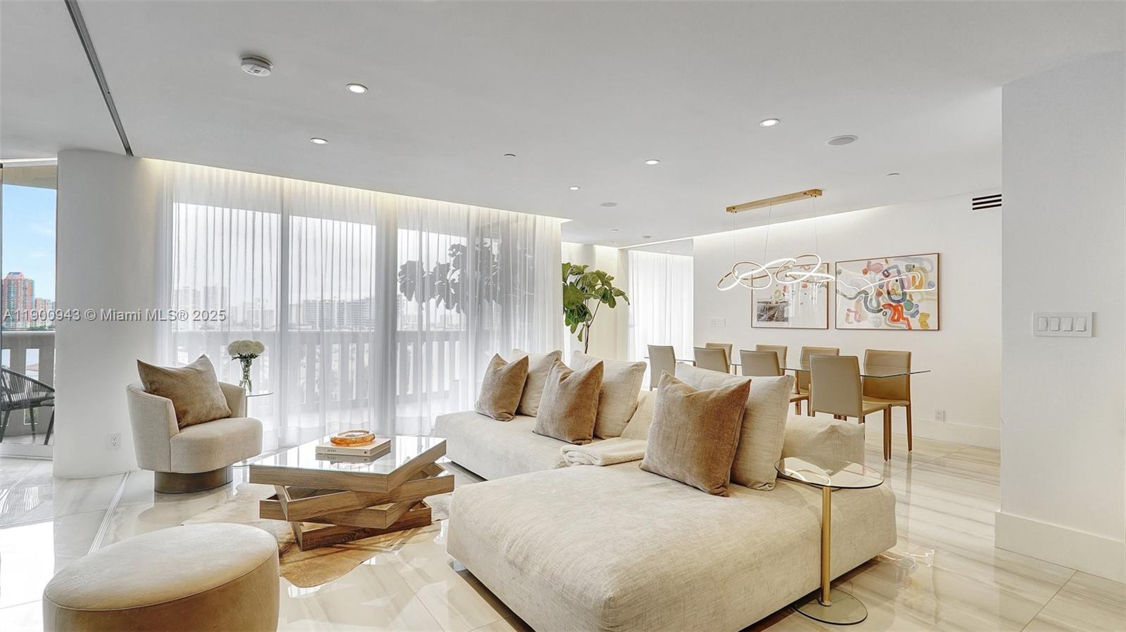 See details 905 2 / 2 1607 sq. ft. $ 2025-10-22 0 Photo