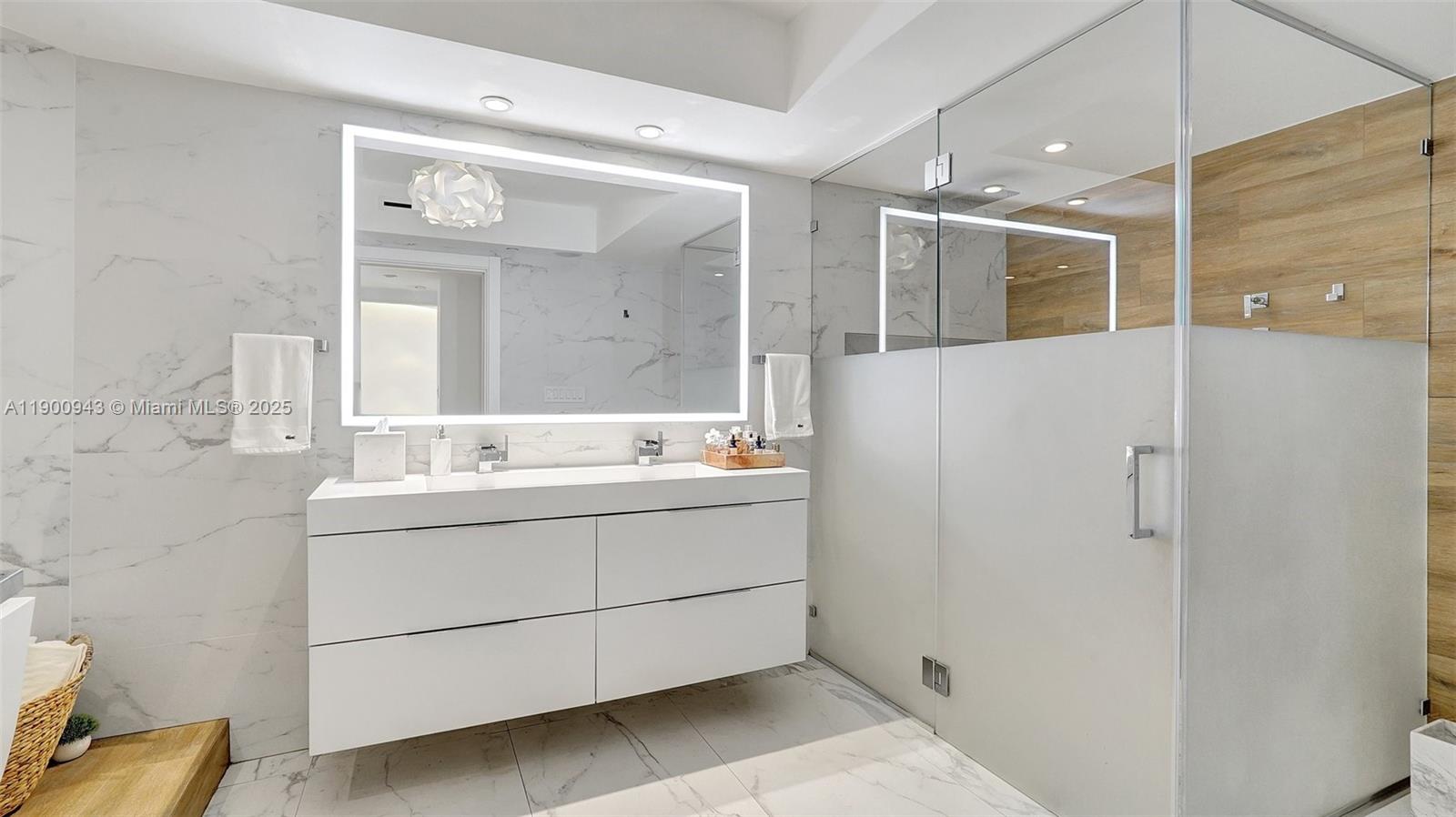 See details 905 2 / 2 1607 sq. ft. $ 2025-10-22 0 Photo