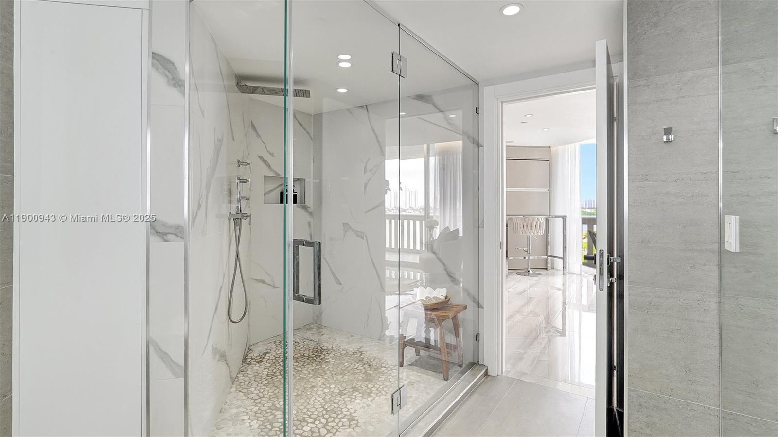 See details 905 2 / 2 1607 sq. ft. $ 2025-10-22 0 Photo