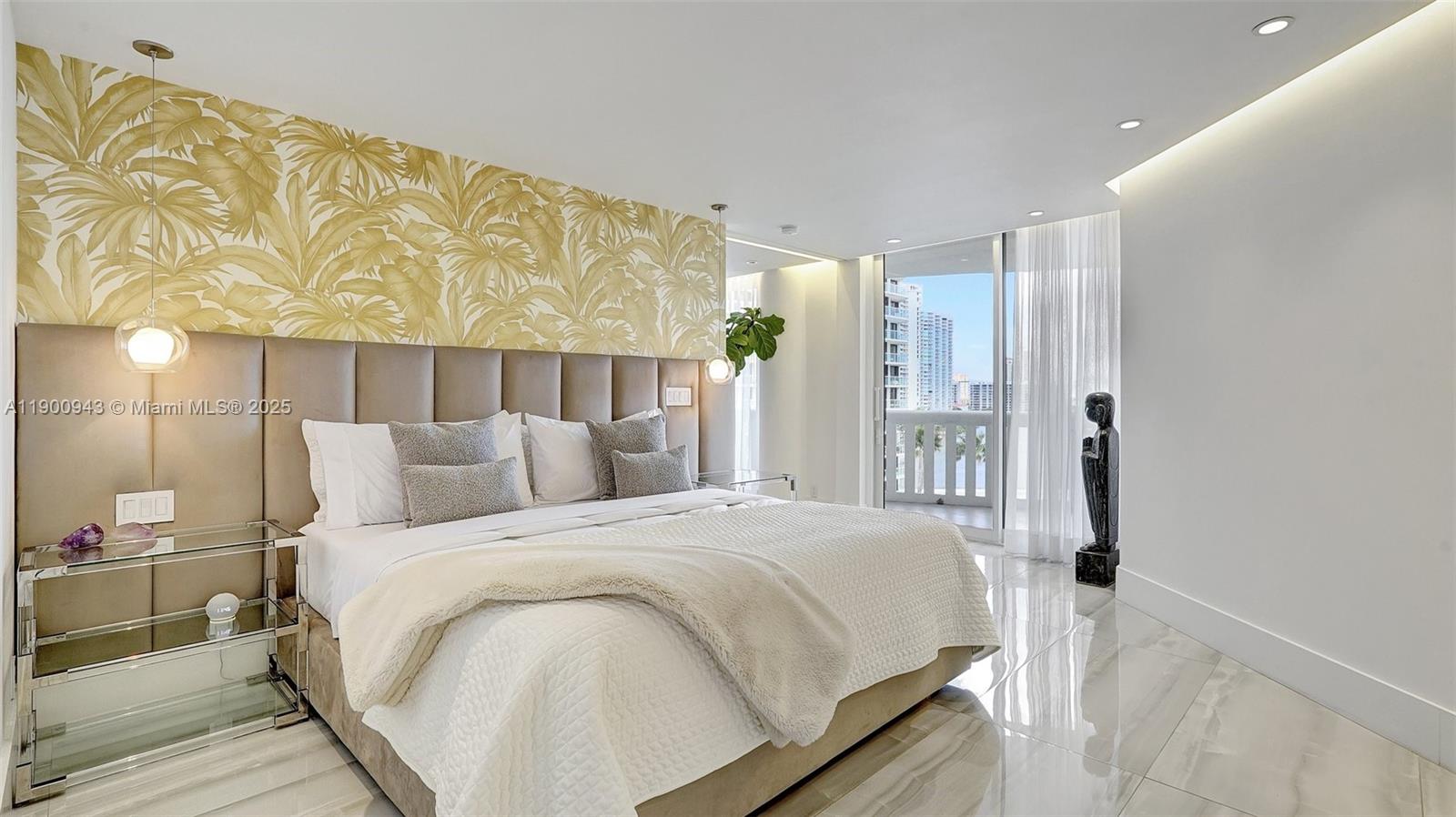 See details 905 2 / 2 1607 sq. ft. $ 2025-10-22 0 Photo