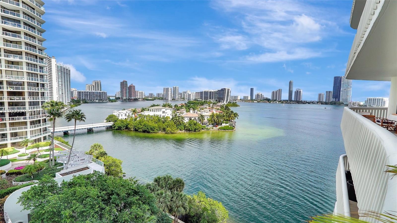 See details 905 2 / 2 1607 sq. ft. $ 2025-10-22 0 Photo