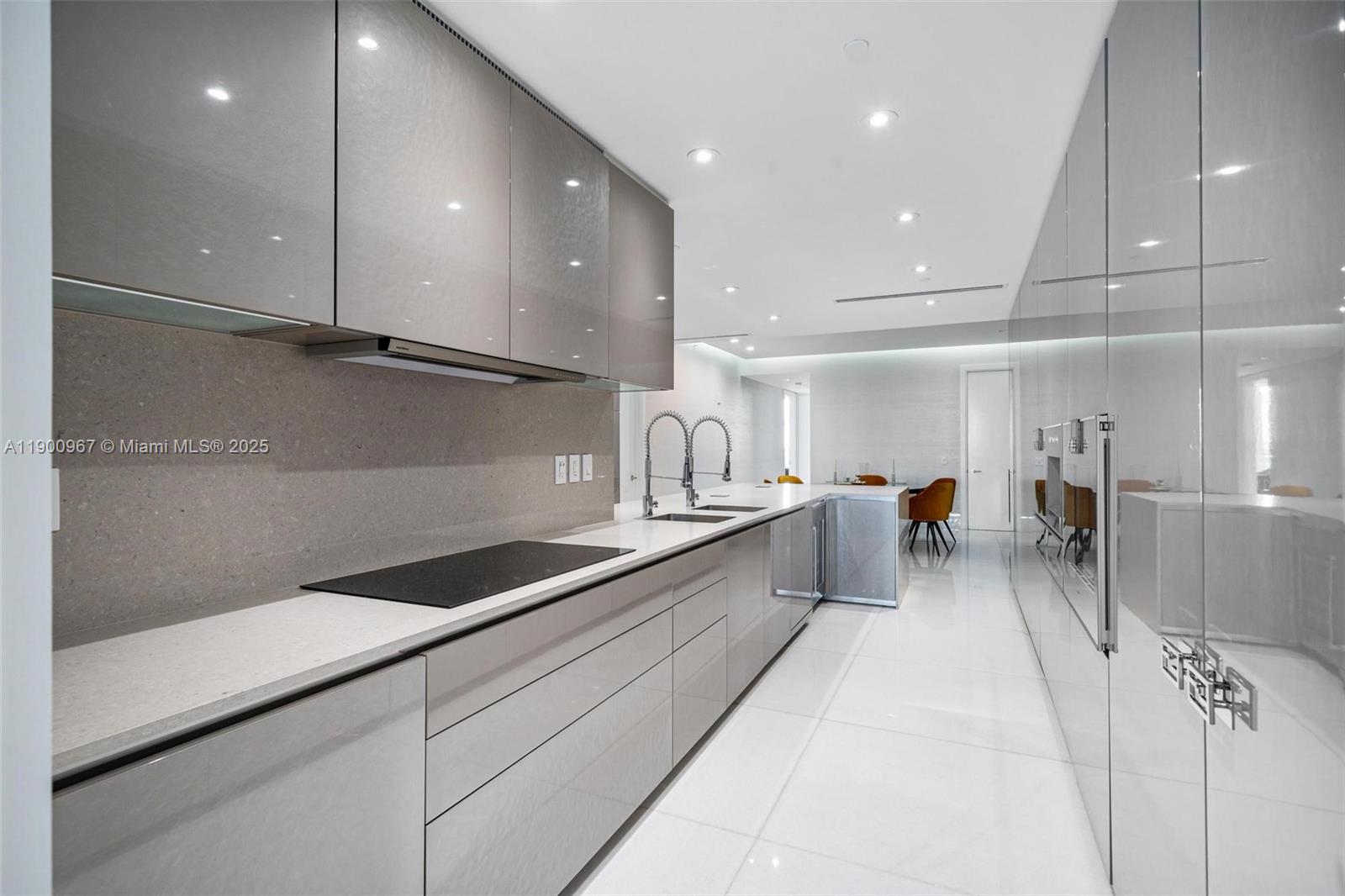 503 3 / 5 3168 sq. ft. $ 2025-10-22 0 Photo