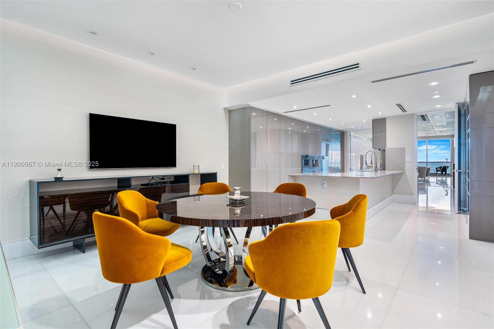 503 3 / 5 3168 sq. ft. $ 2025-10-22 0 Photo