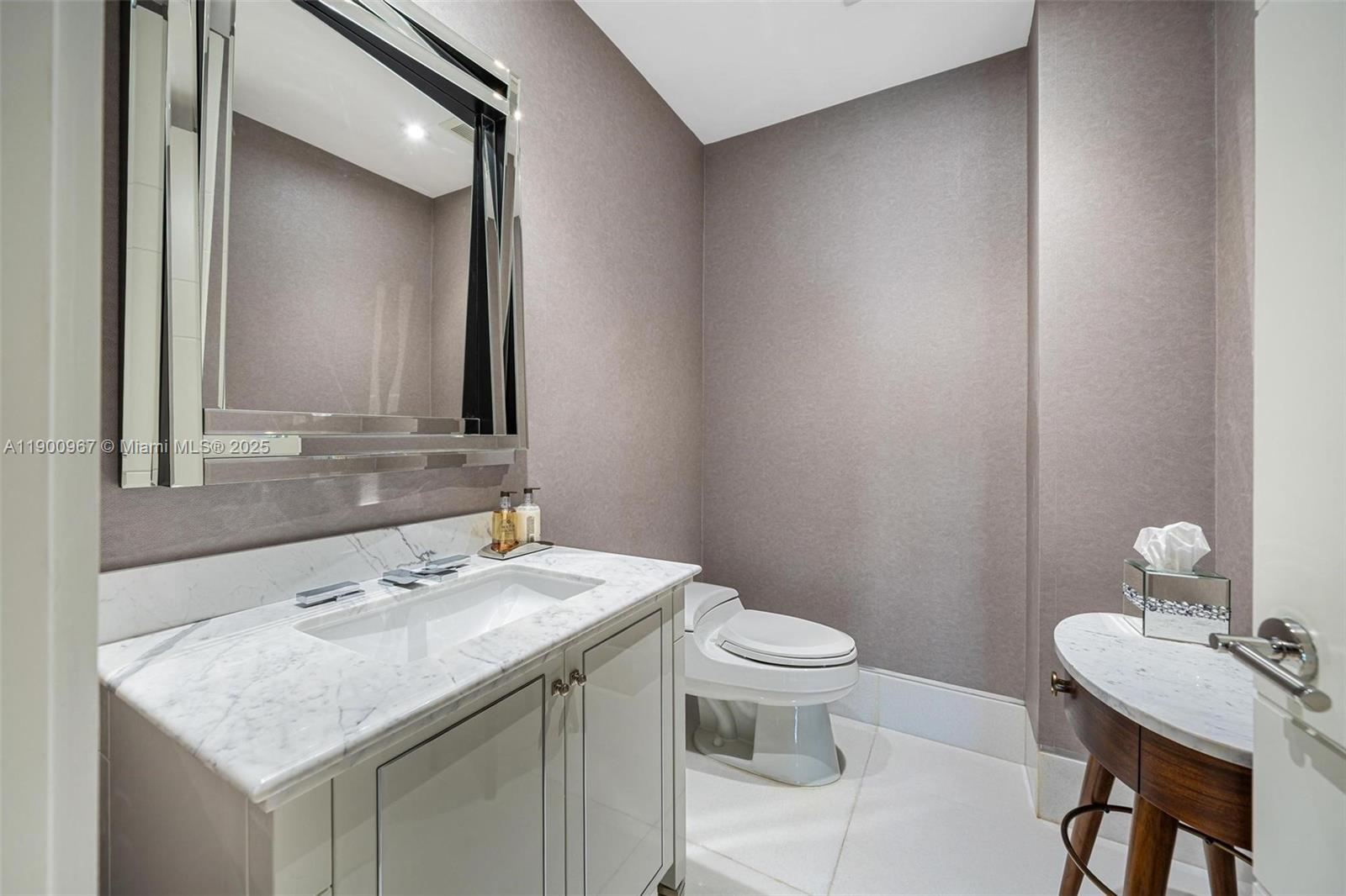 503 3 / 5 3168 sq. ft. $ 2025-10-22 0 Photo