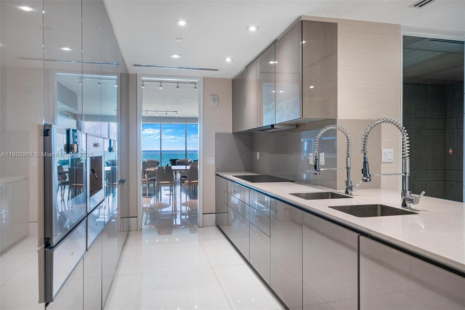 503 3 / 5 3168 sq. ft. $ 2025-10-22 0 Photo