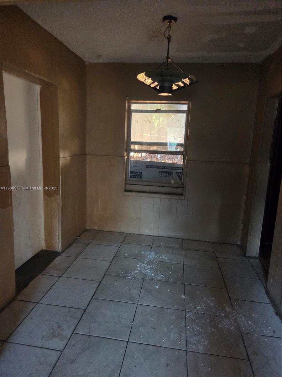 See details 763 2 / 1 1110 sq. ft. $ 2025-10-22 0 Photo