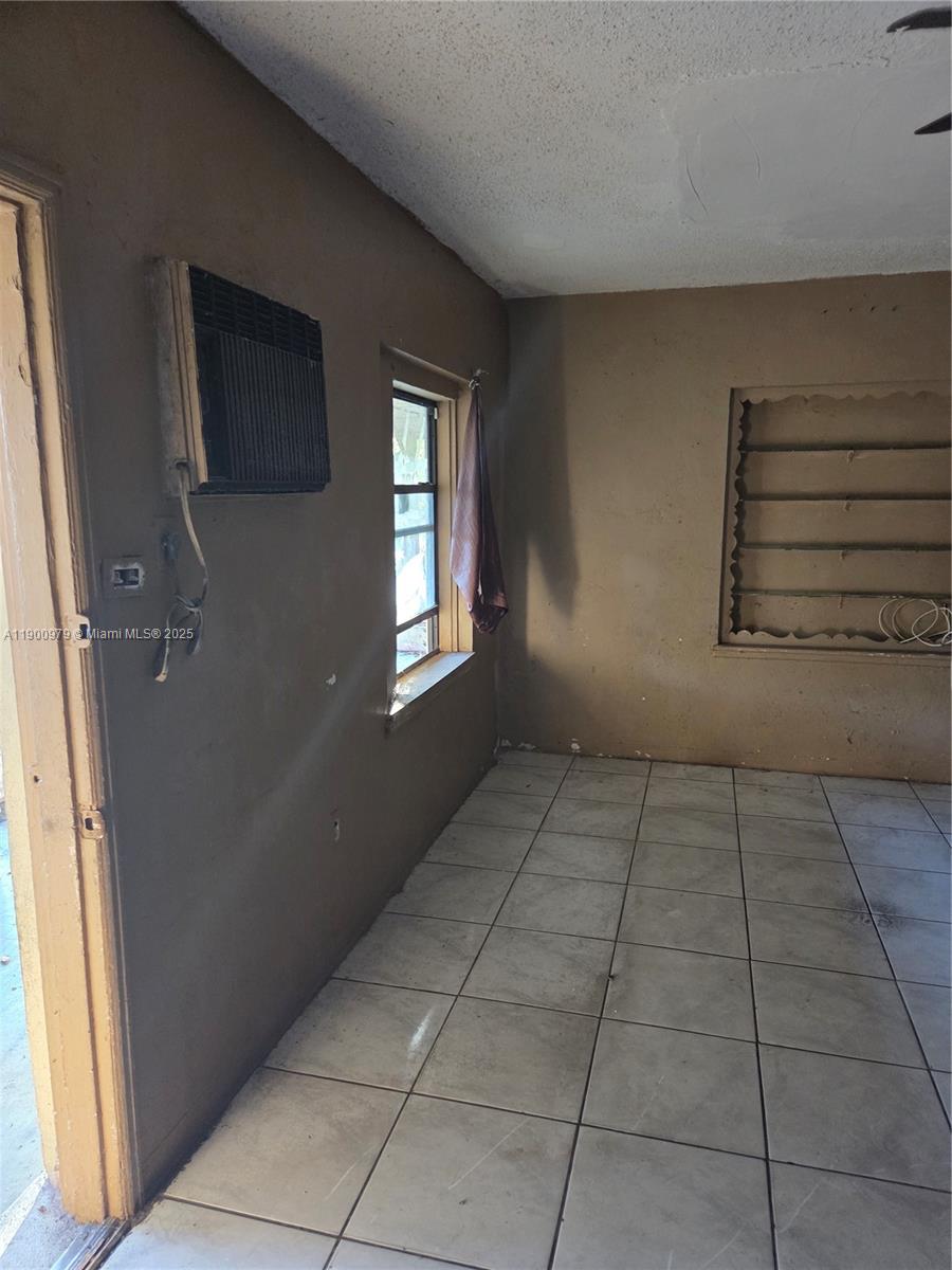 See details 763 2 / 1 1110 sq. ft. $ 2025-10-22 0 Photo