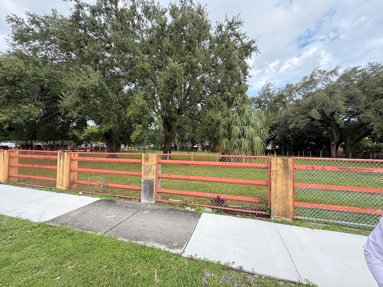 Ver detalles   /   sq. ft. $ 2025-10-22 0 foto