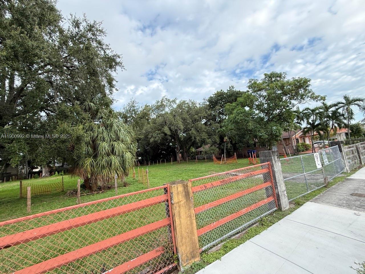 Ver detalles   /   sq. ft. $ 2025-10-22 0 foto