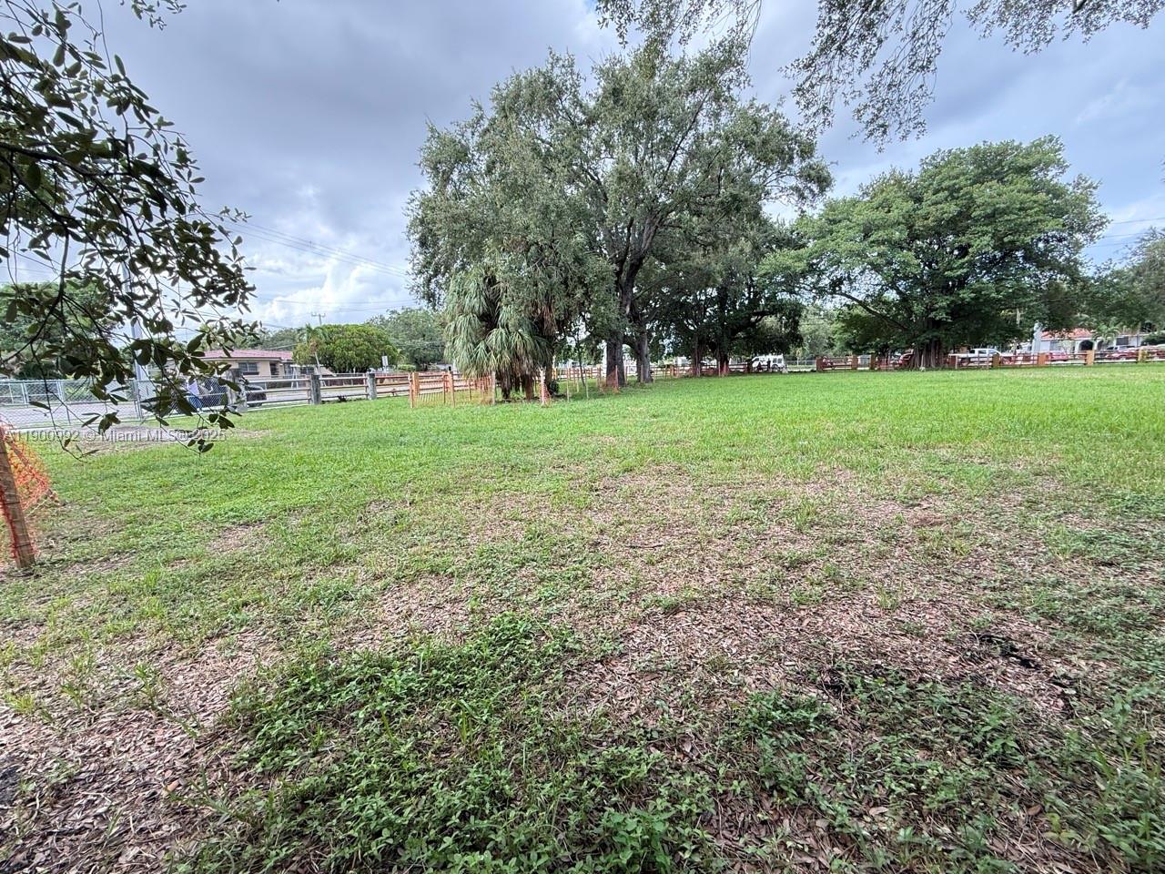 Ver detalles   /   sq. ft. $ 2025-10-22 0 foto