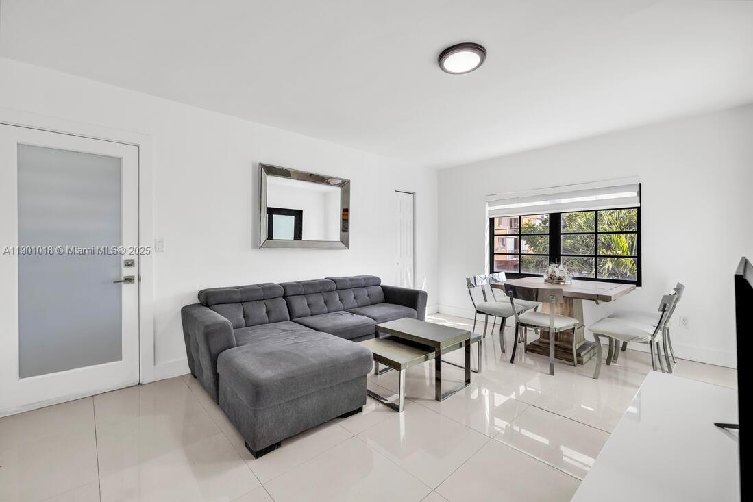 Ver detalles   /  3040 sq. ft. $ 2025-10-22 0 foto