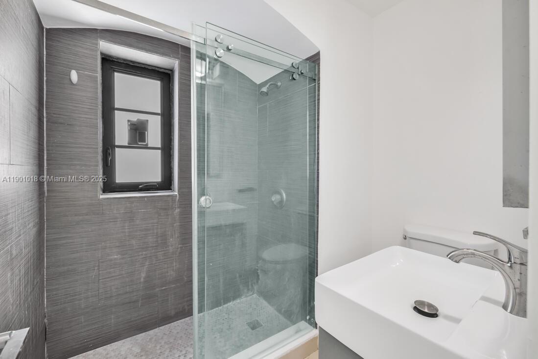 Ver detalles   /  3040 sq. ft. $ 2025-10-22 0 foto