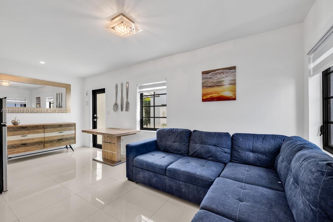 Ver detalles   /  3040 sq. ft. $ 2025-10-22 0 foto