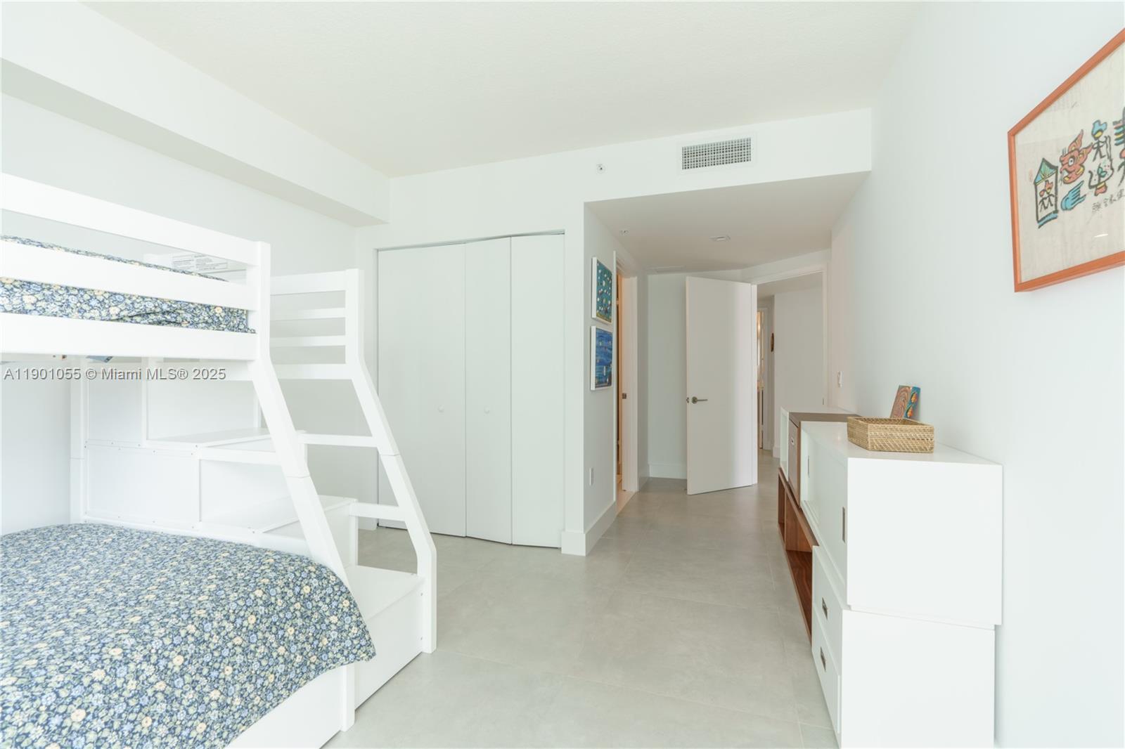 See details 4-1101 3 / 4 1892 sq. ft. $ 2025-10-22 0 Photo