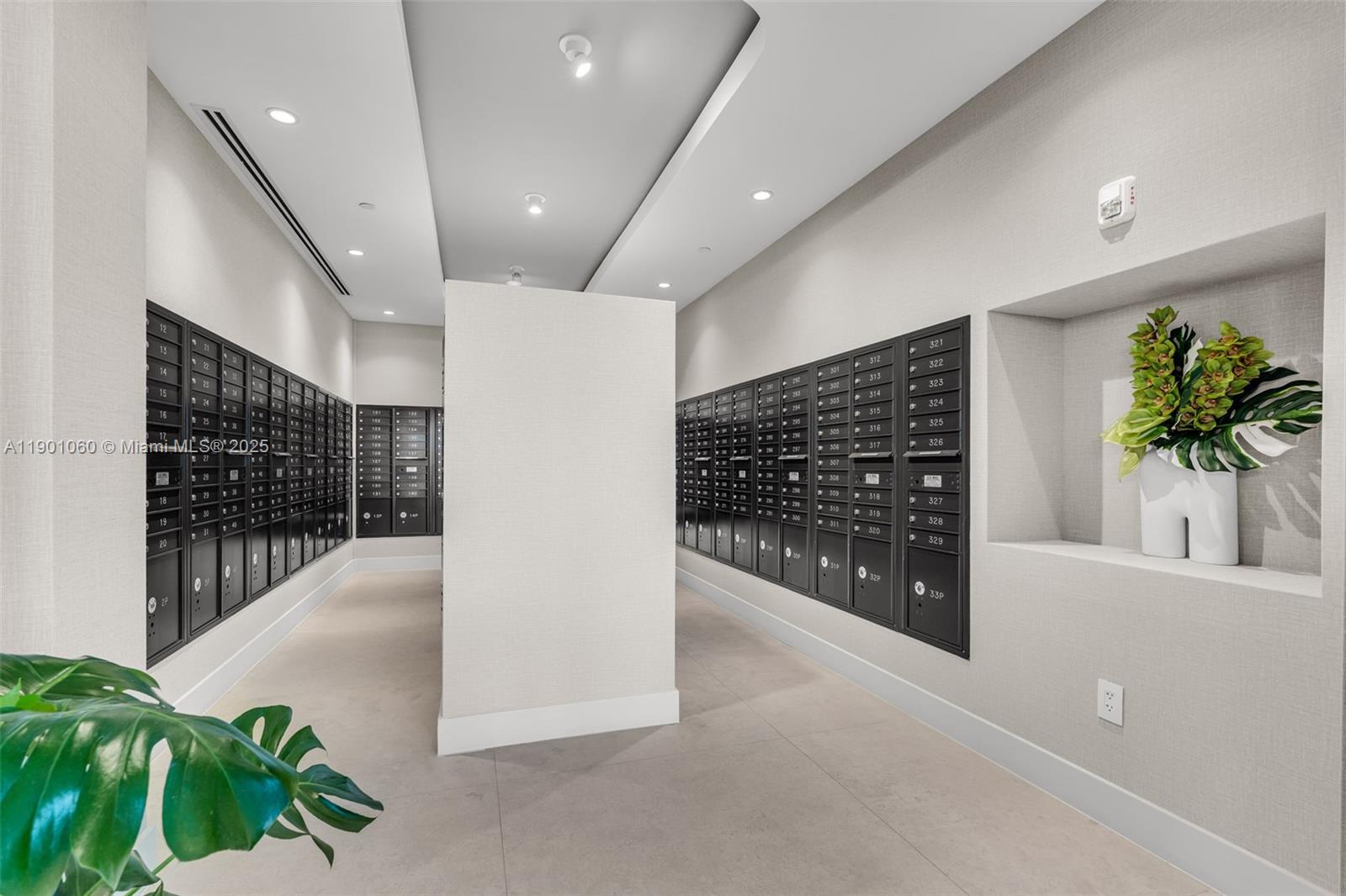 See details 4502 2 / 3  sq. ft. $ 2025-10-22 0 Photo