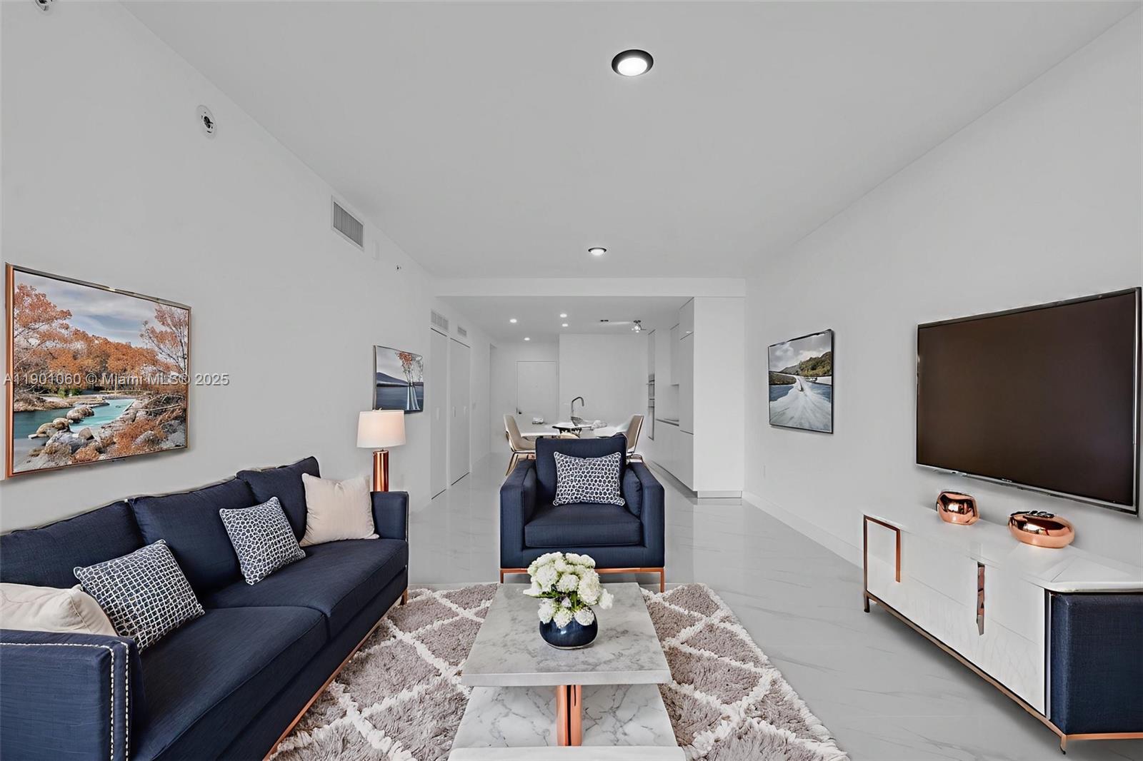 See details 4502 2 / 3  sq. ft. $ 2025-10-22 0 Photo