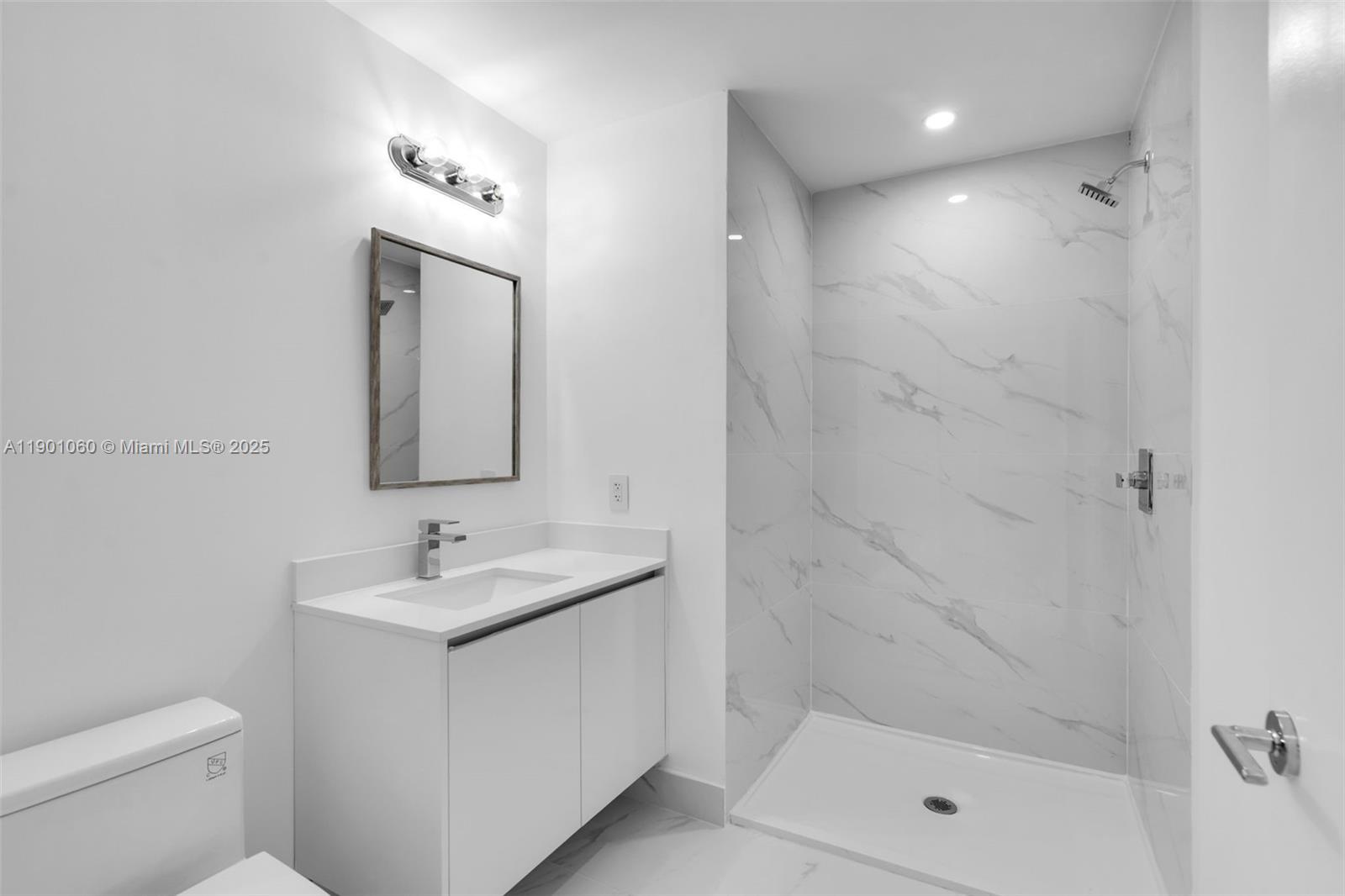 See details 4502 2 / 3  sq. ft. $ 2025-10-22 0 Photo