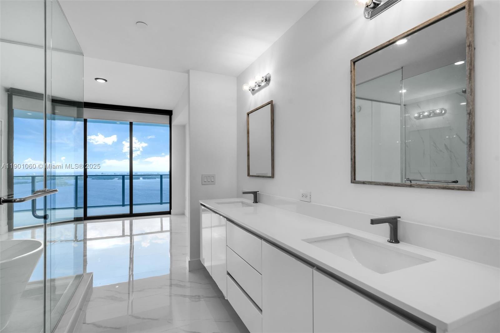 See details 4502 2 / 3  sq. ft. $ 2025-10-22 0 Photo