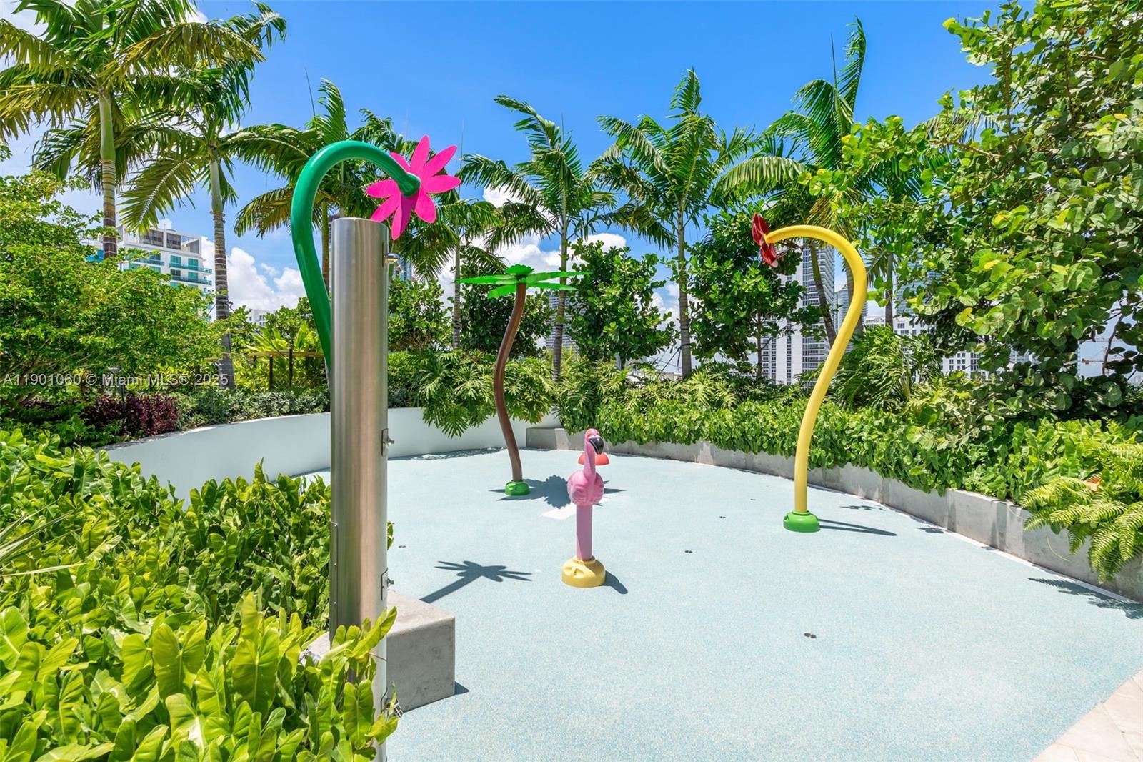 See details 4502 2 / 3  sq. ft. $ 2025-10-22 0 Photo