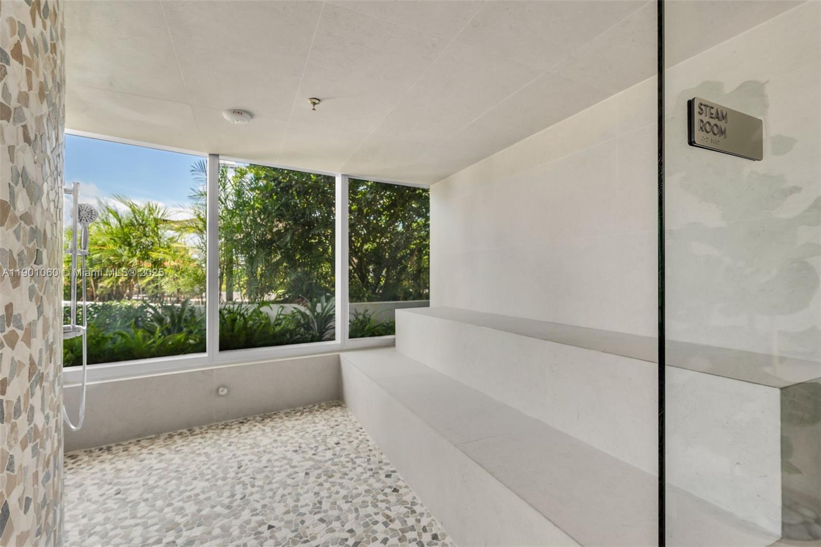 See details 4502 2 / 3  sq. ft. $ 2025-10-22 0 Photo