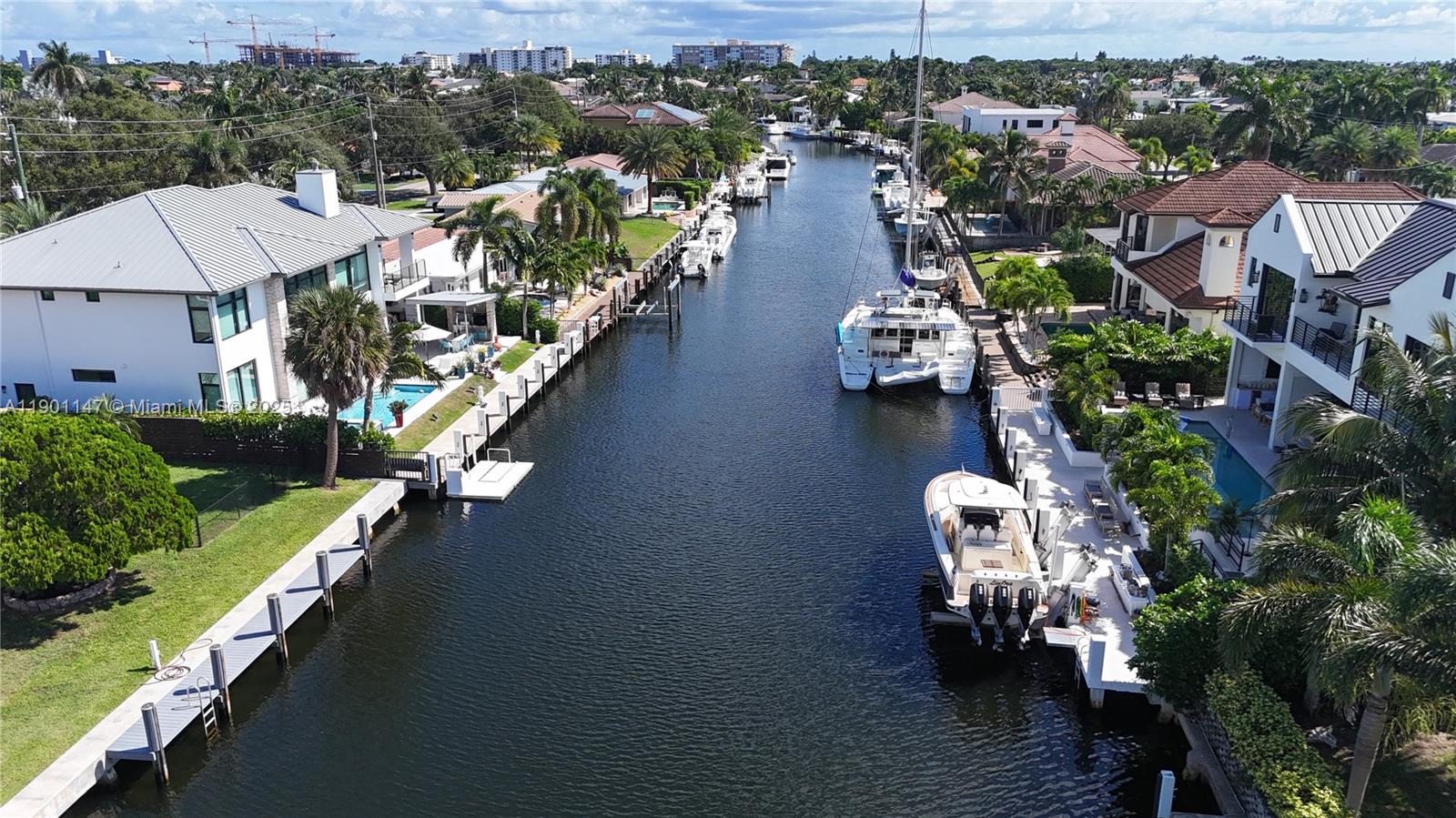 Подробнее   /   кв.футов $ 2025-10-22 0 Фото